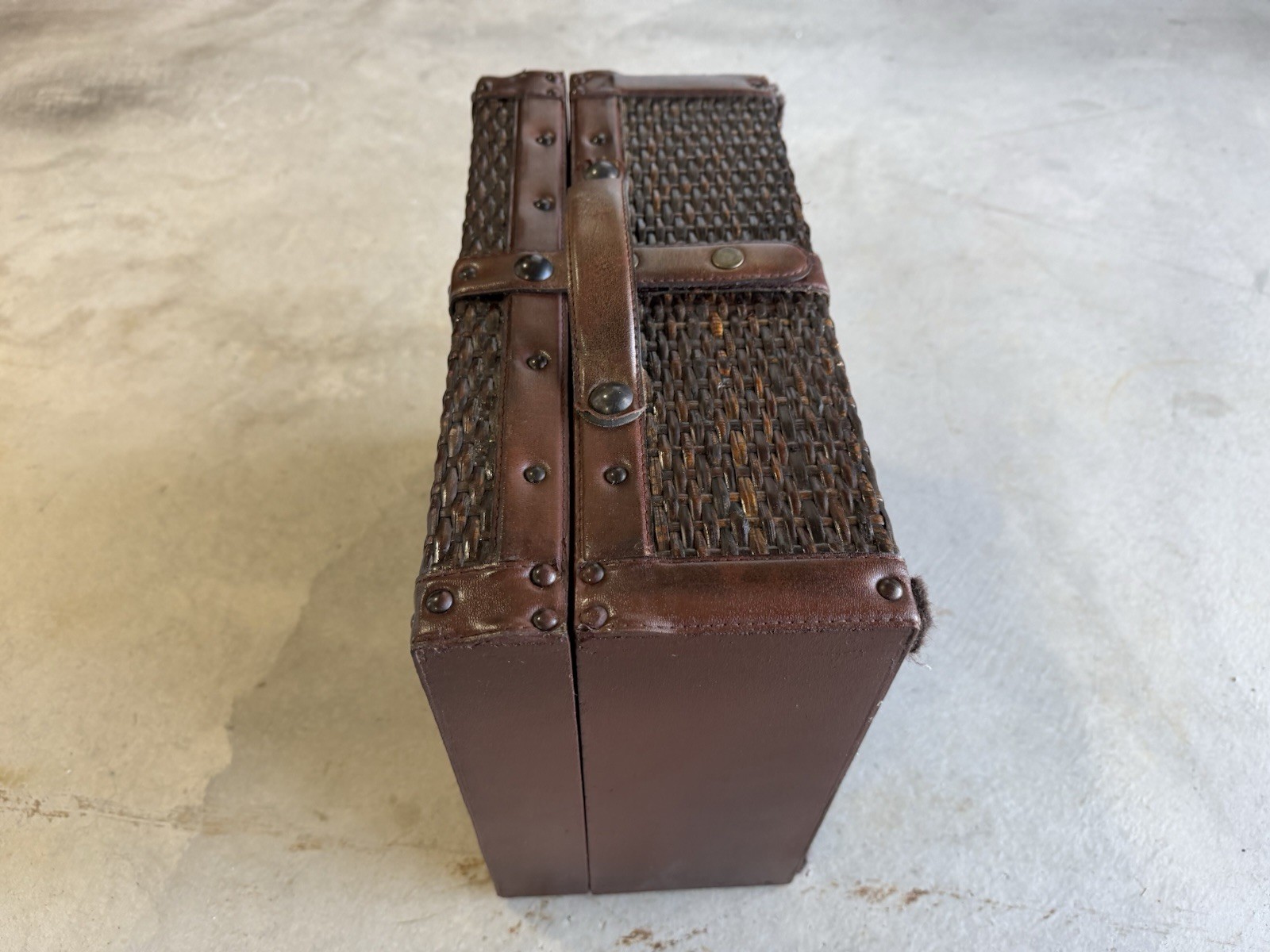 Vintage Style Woven Wicker Luggage Carry On Suitcase Decor Accent