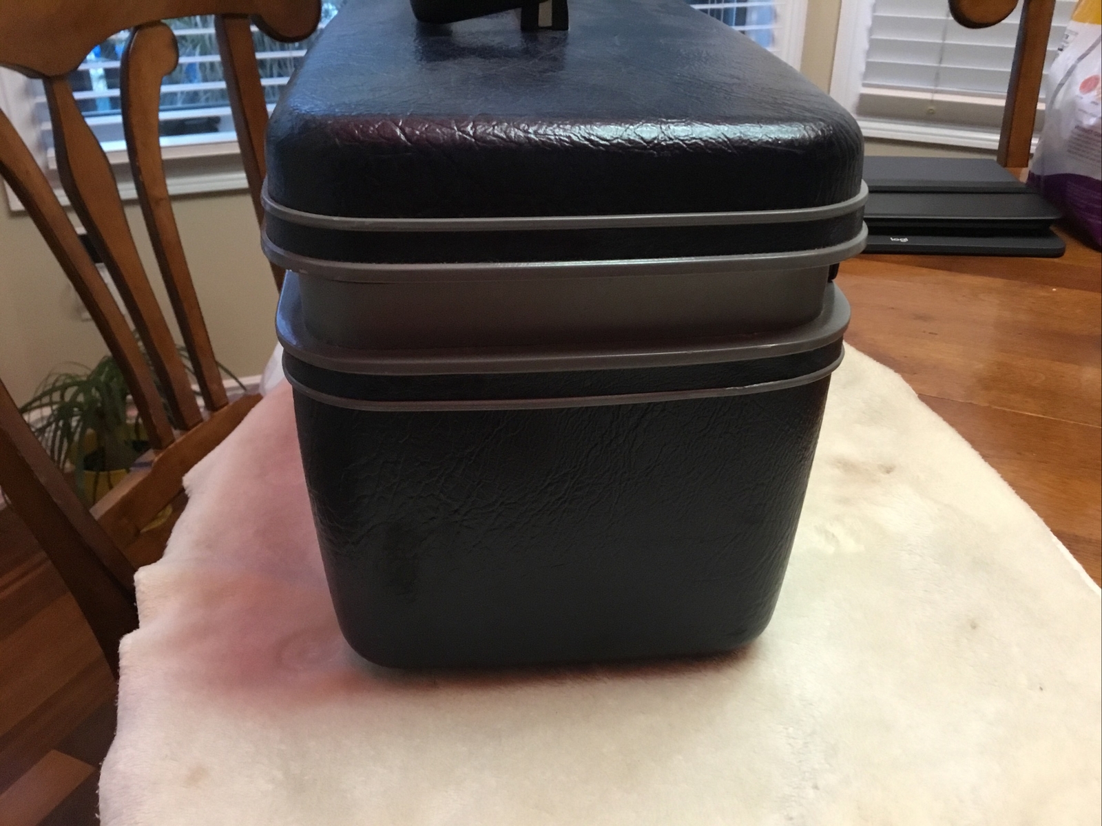 Samsonite Contour II Blue Hard Shell Carry On / Make-up Case – with Tray & Tag