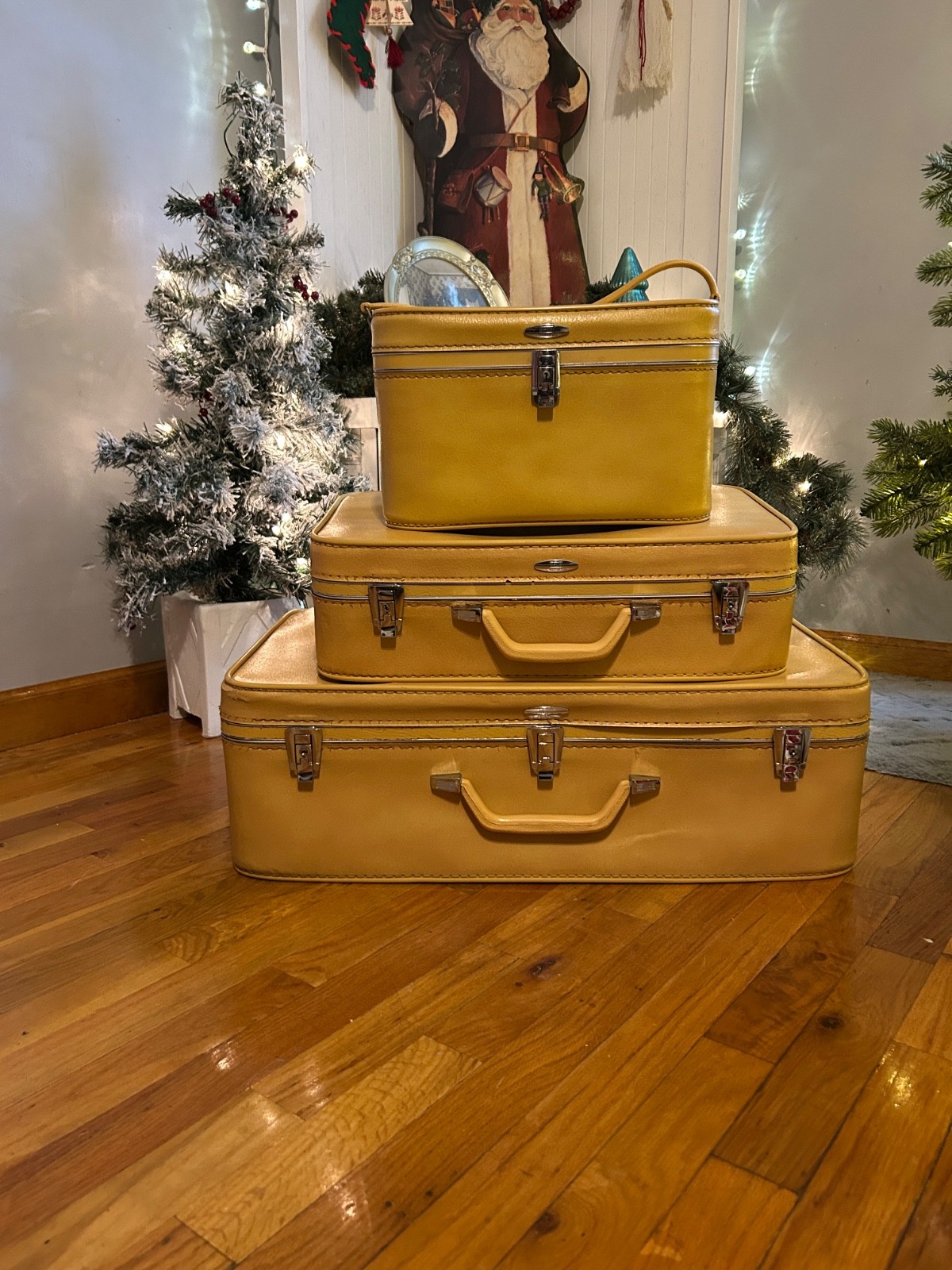 VTG Luggage 1960s-70s Sears Featherlite Set of 3 Light Golden Yellow Tag & Key