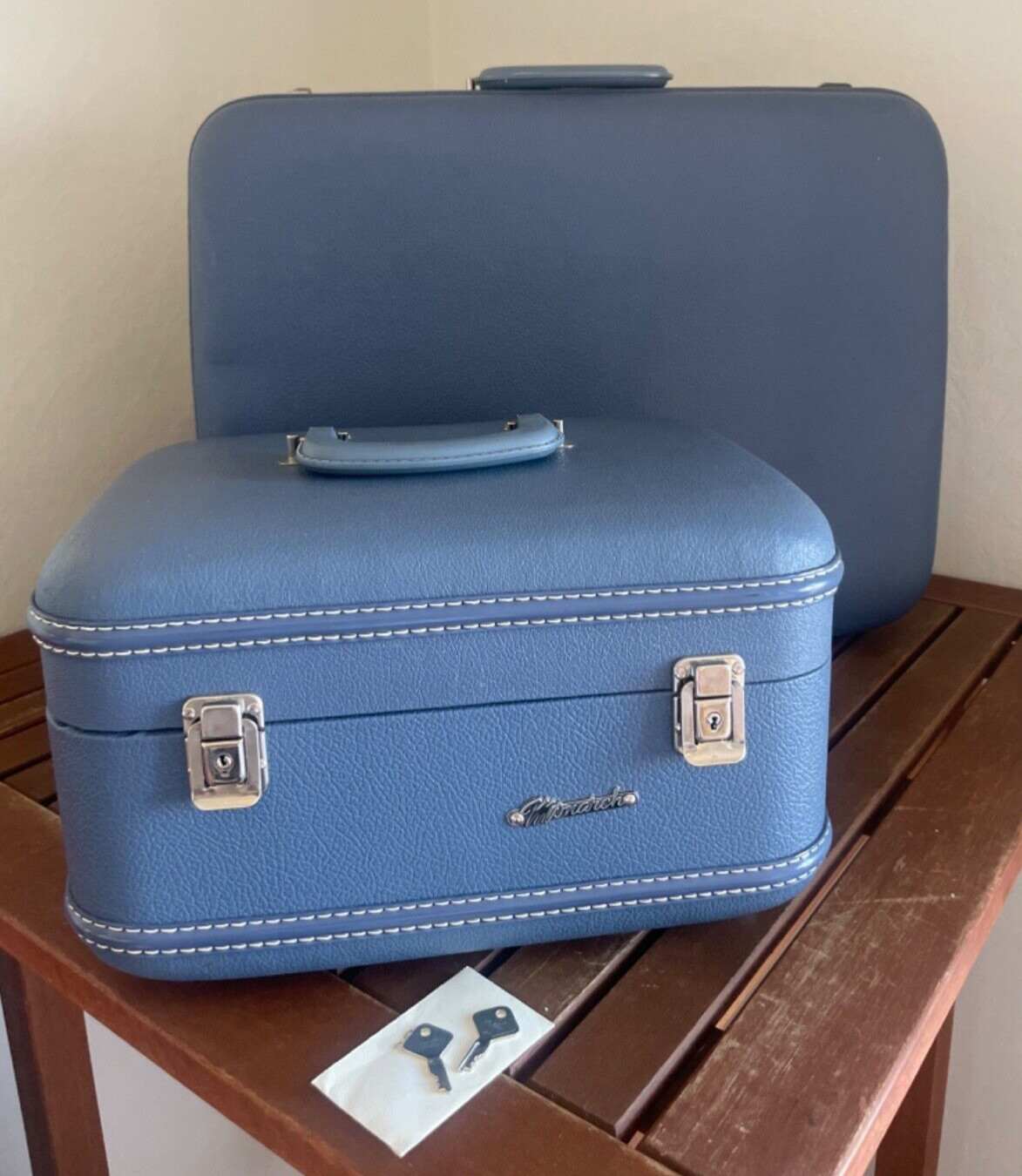 Vintage 1960s Luggage Monarch Blue Hard Shell Suitcase Set – Pristine w/Keys