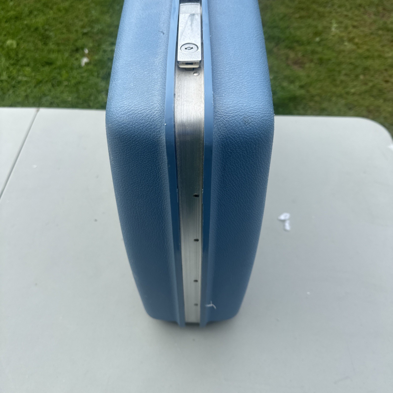 VTG Samsonite Montbello II Hardshell Blue Suitcase 24” X 19” X 6” MCM No Key