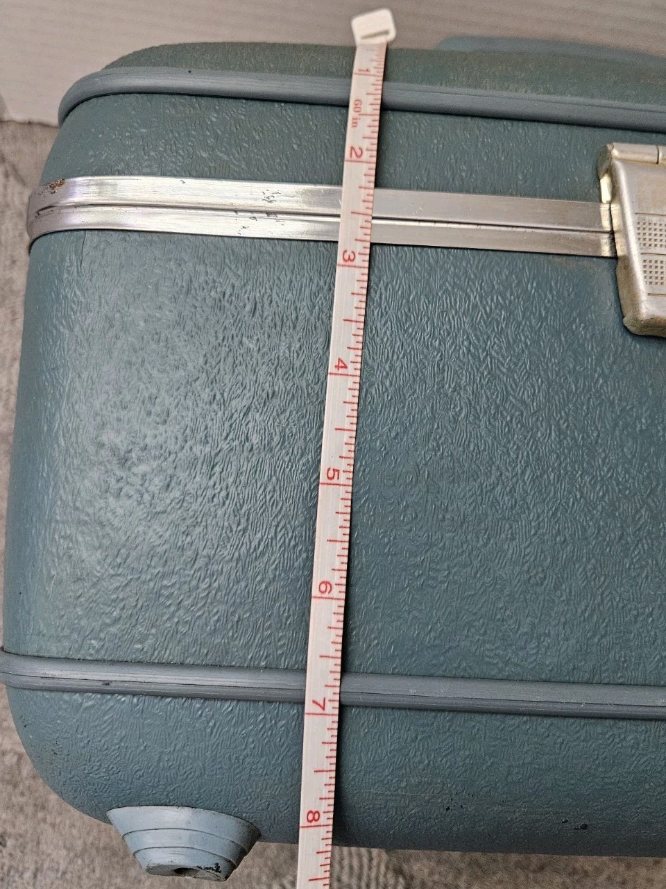 Vintage Socialite 60 Blue Train Case – Hard Sided with Mirror And Tray Insert