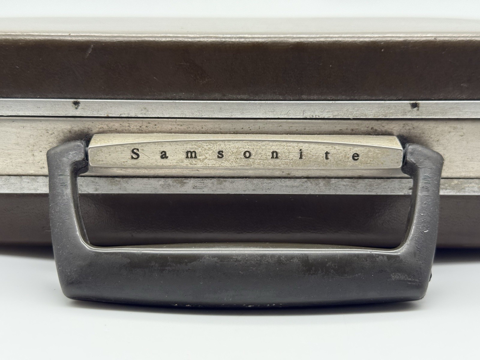 Vintage Samsonite Slim Hardshell Briefcase Luggage Brown 18×12.5×3″- No Key