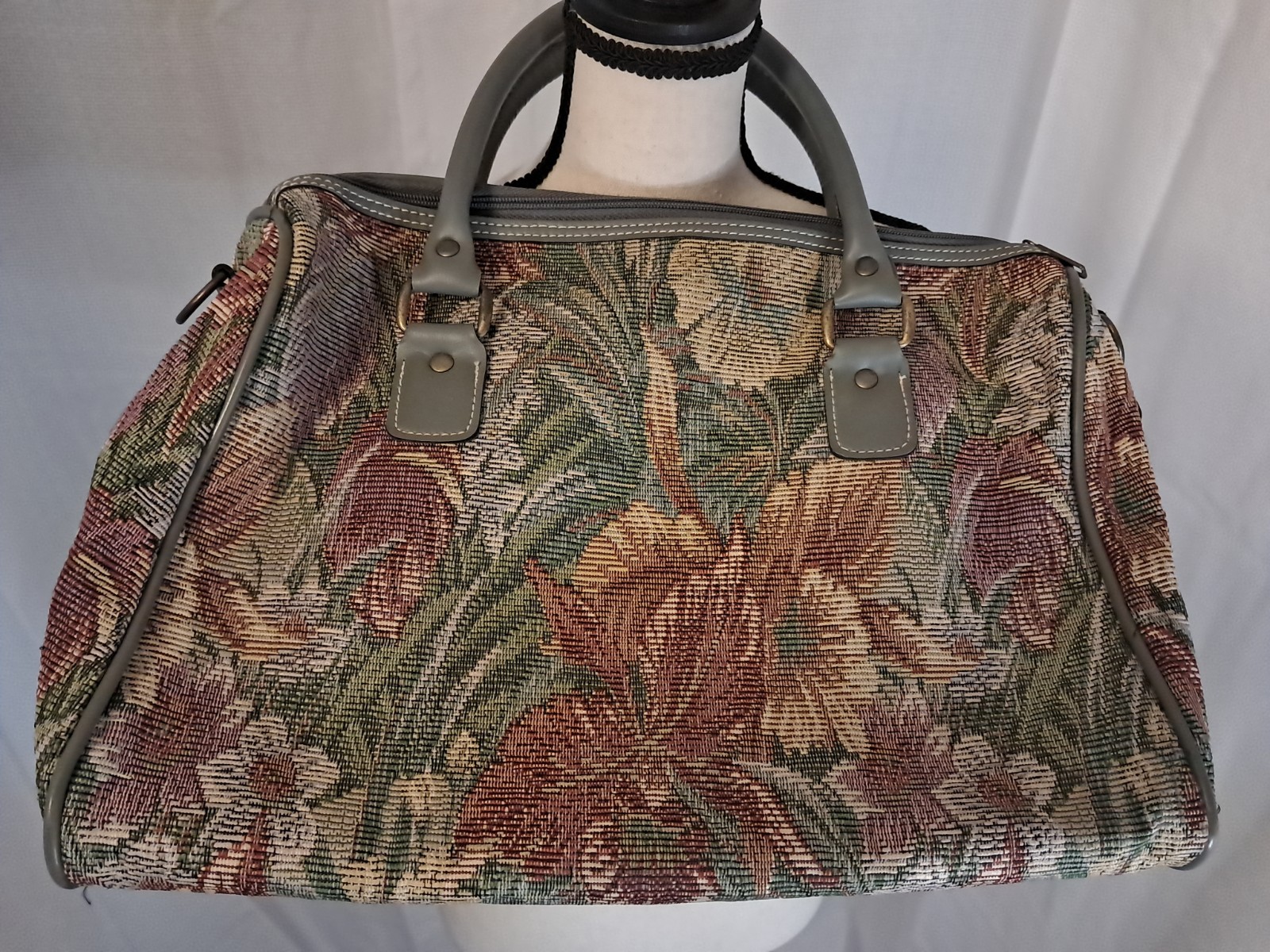 VTG Leisure Cottagecore Floral Tapestry Carry On Suitcase Old World Carpet Bag
