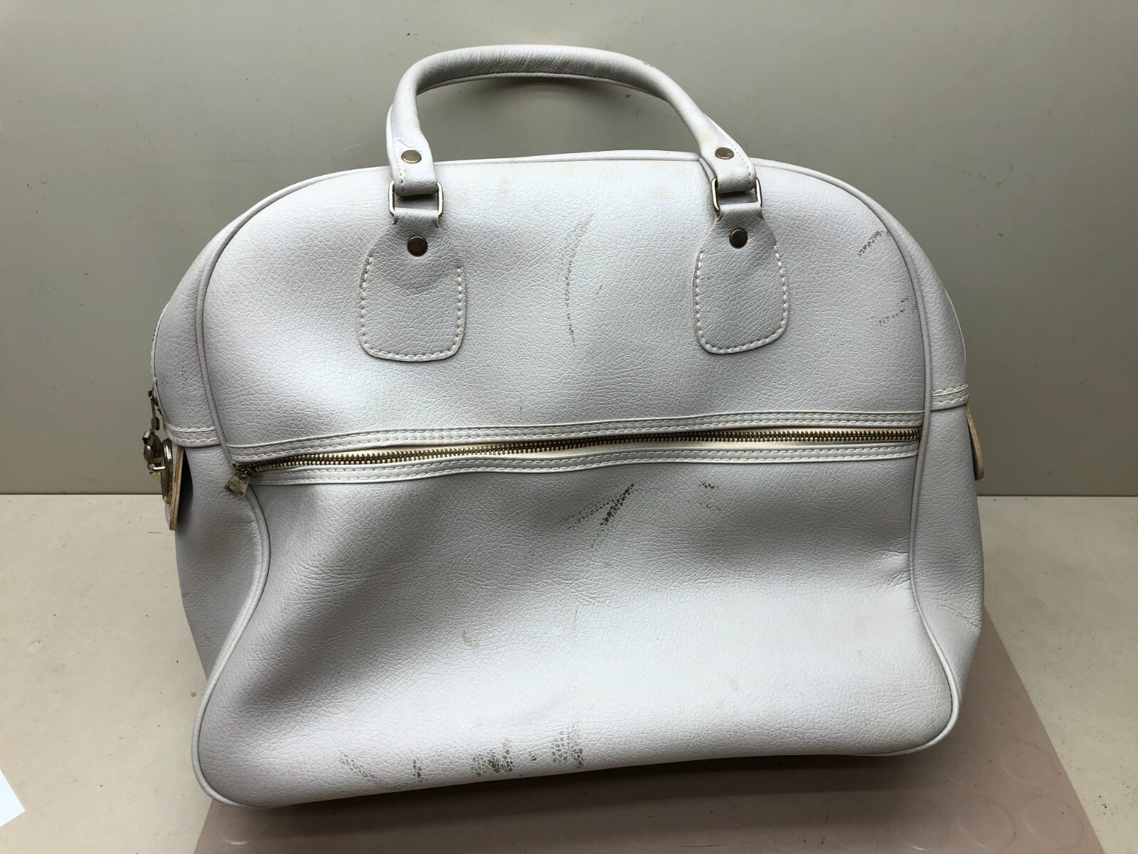 Vintage 60s 70s White Faux Leather Travel Bag Carry-On