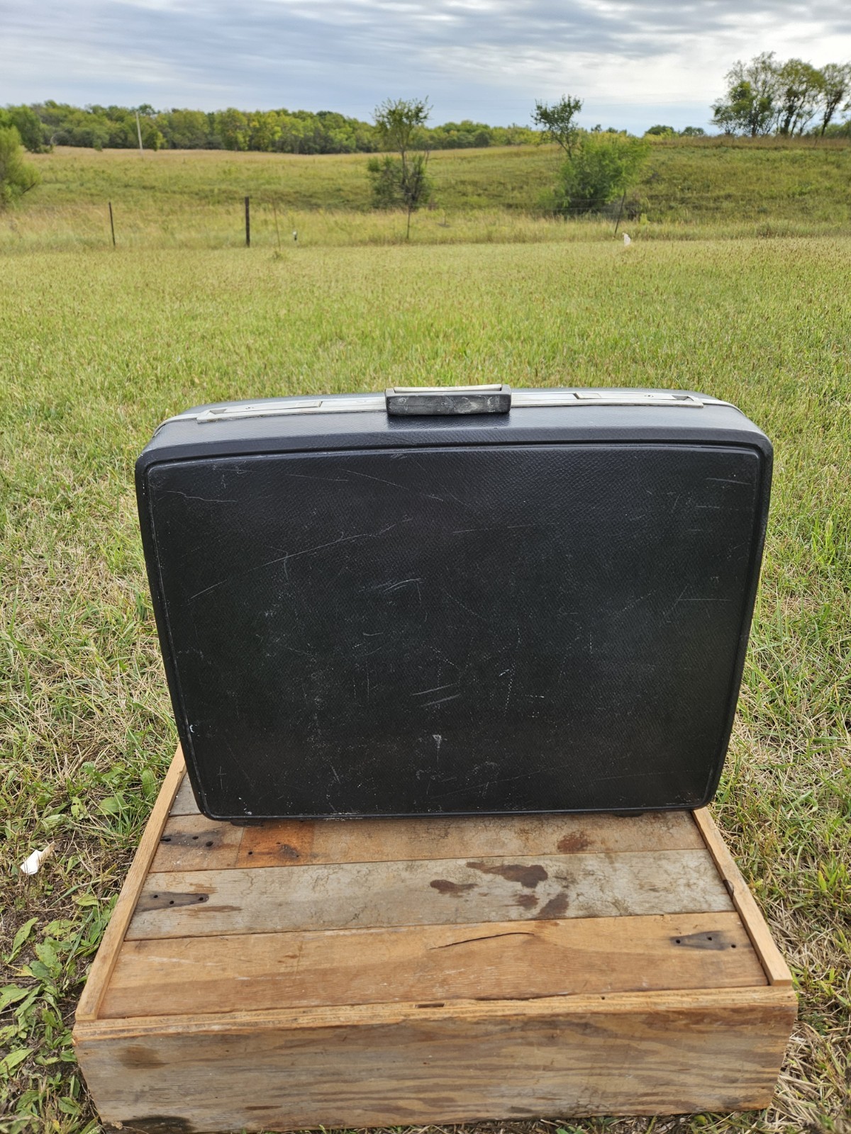 Vintage Large Black Samsonite Sentry Hard Shell Suitcase 24 X7 X20, W/ Hangers