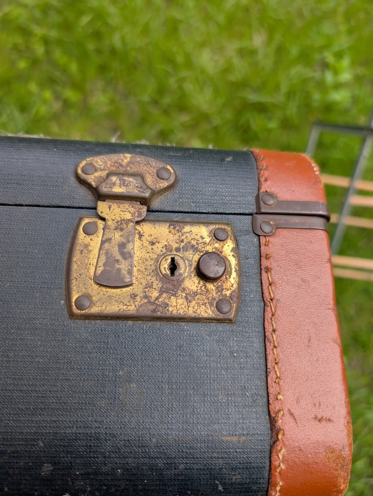 Vintage Circa 1940s Suitcase Leather Purple Interior Train Medium Sized