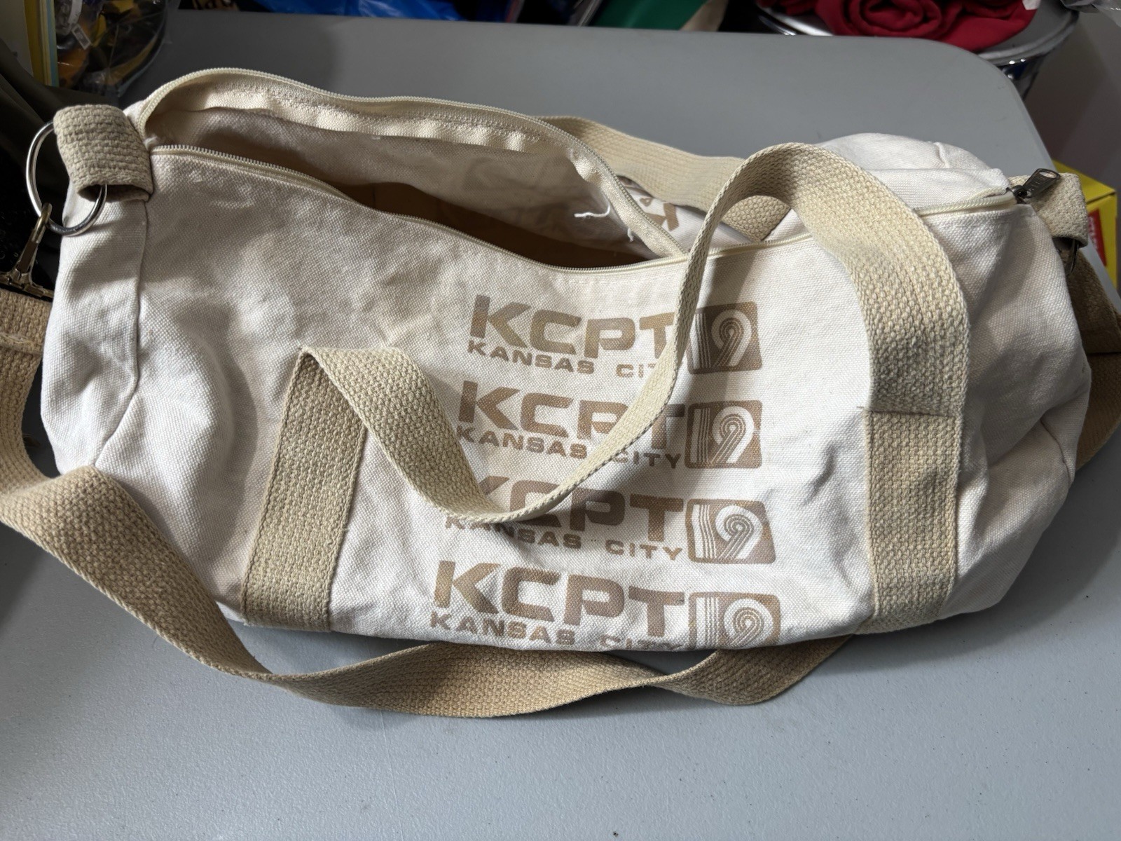 KCPT19 Vtg Duffel bag Tan