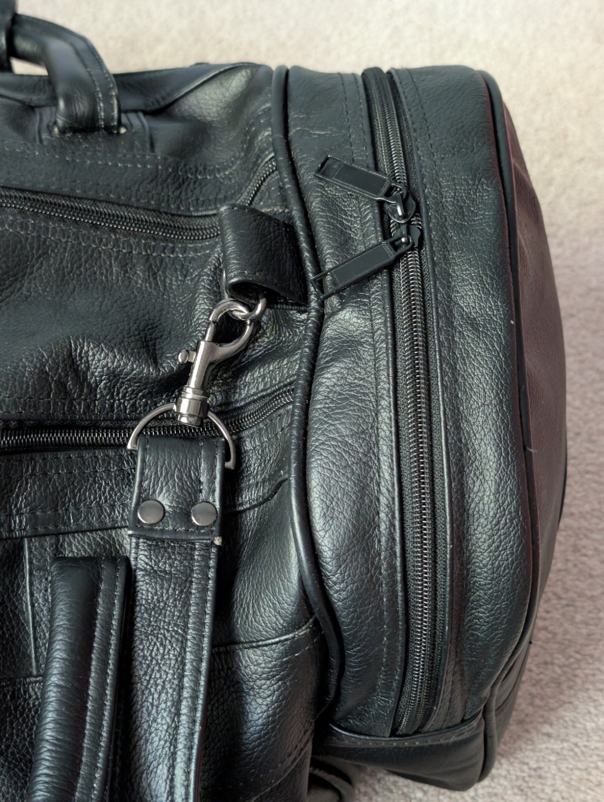 Vintage Johnson & Johnson Promo AmeriLeather Duffel Travel Bag Black 20″ Luggage