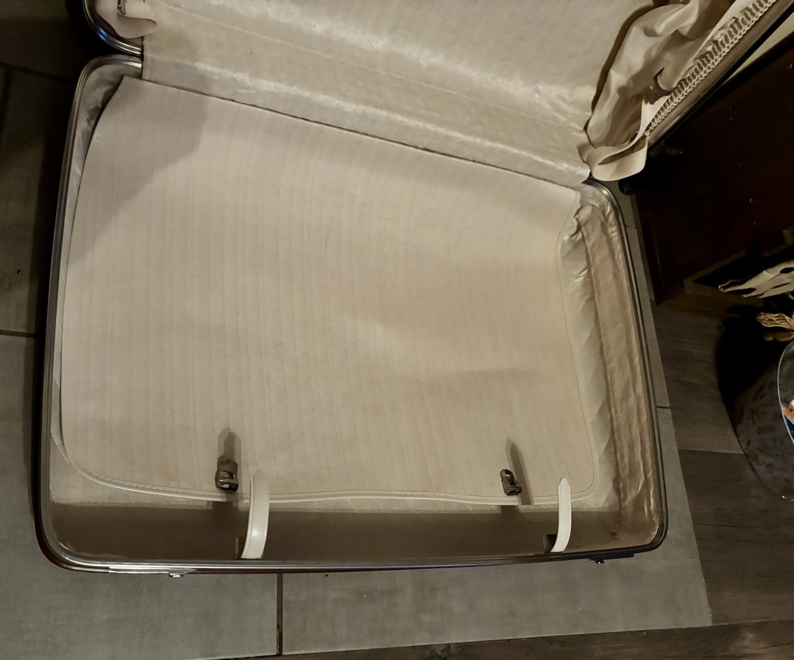 Vintage Samsonite 3 Piece Silhouette Hard Case Brown Luggage Set with Keys .