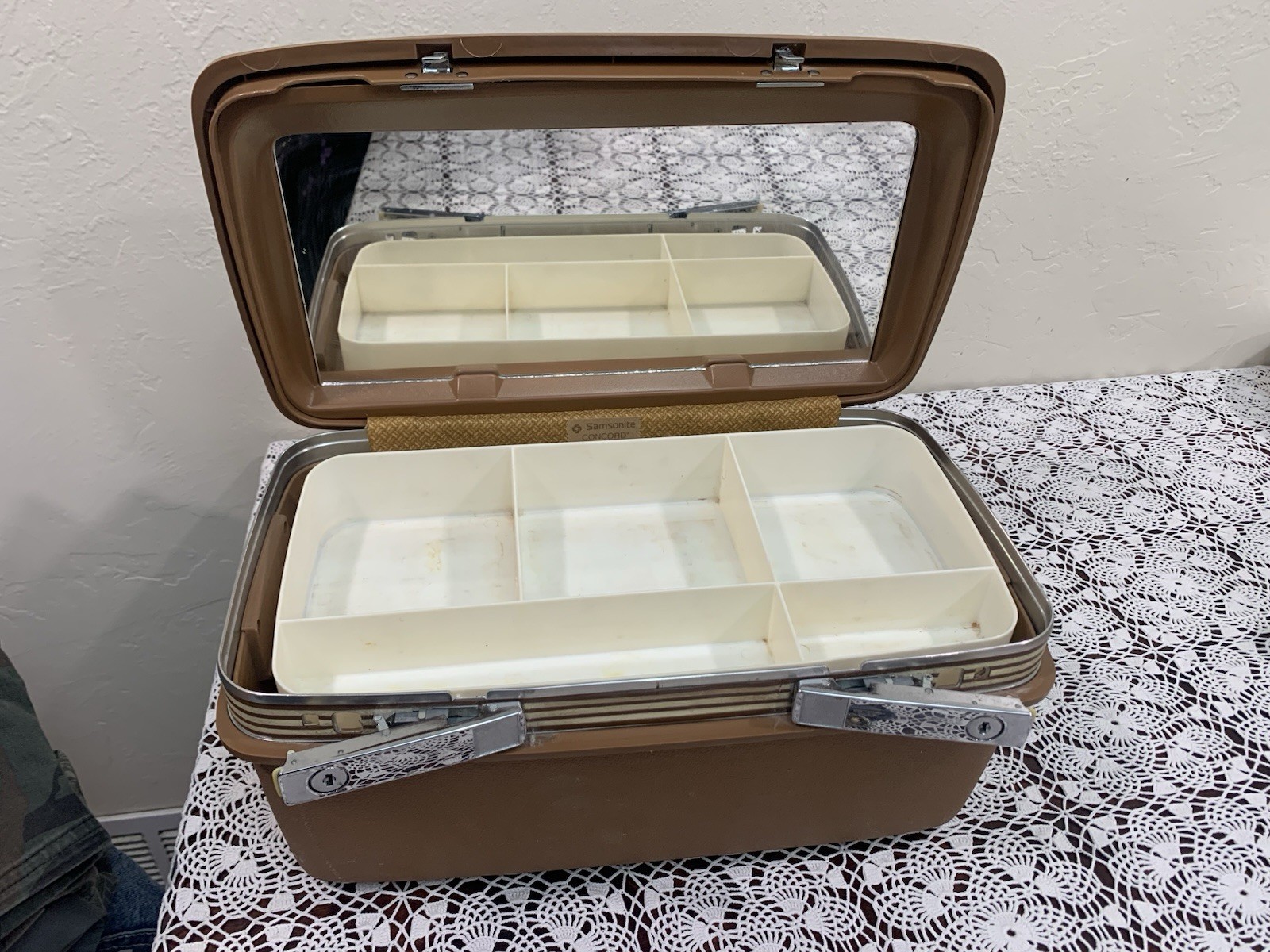 VTG 1970’s Samsonite Concord Travel Train Makeup Case W/Key