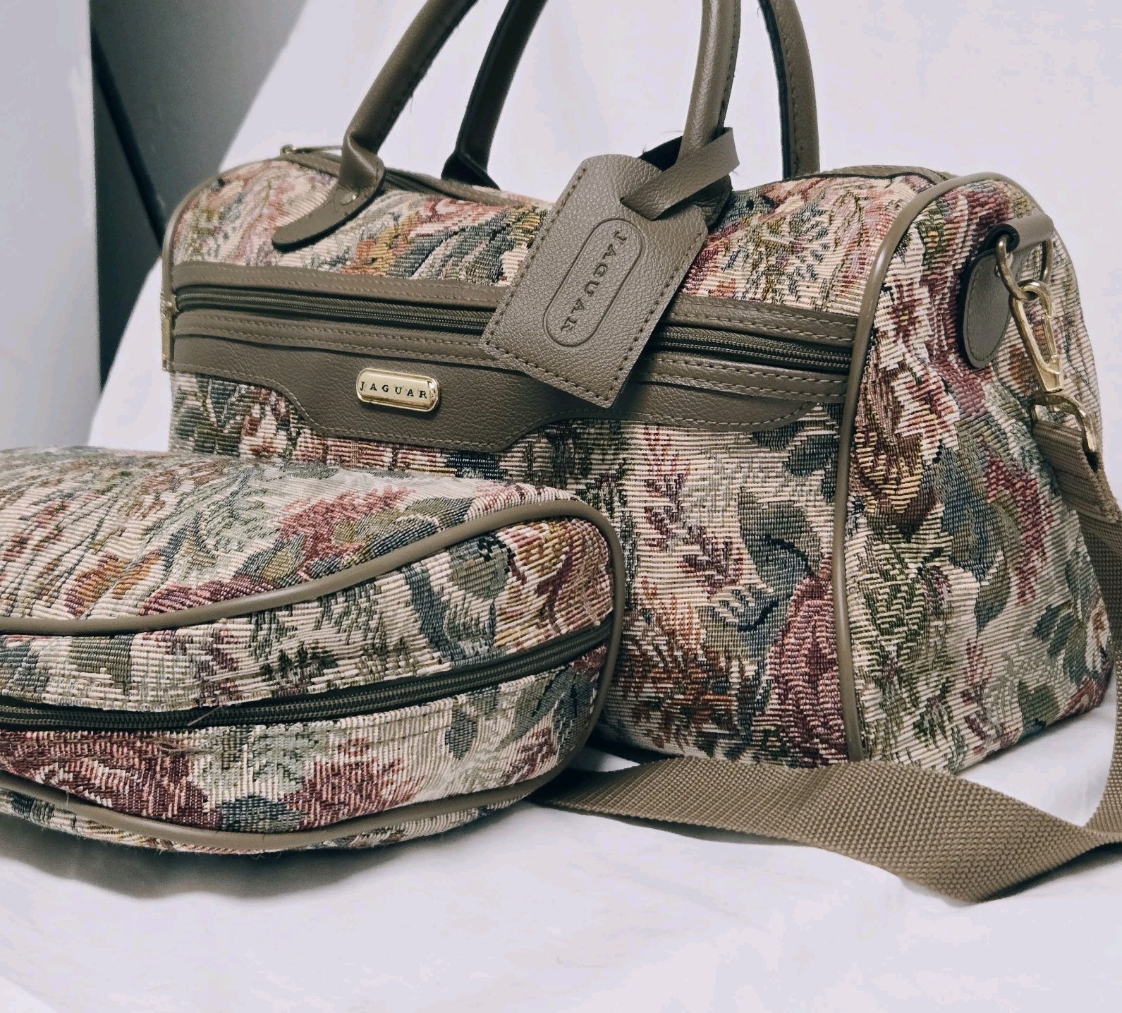 Jaguar Vintage Floral Tapestry Luggage Set Shoulder Bag Cosmetic Bag Vacation