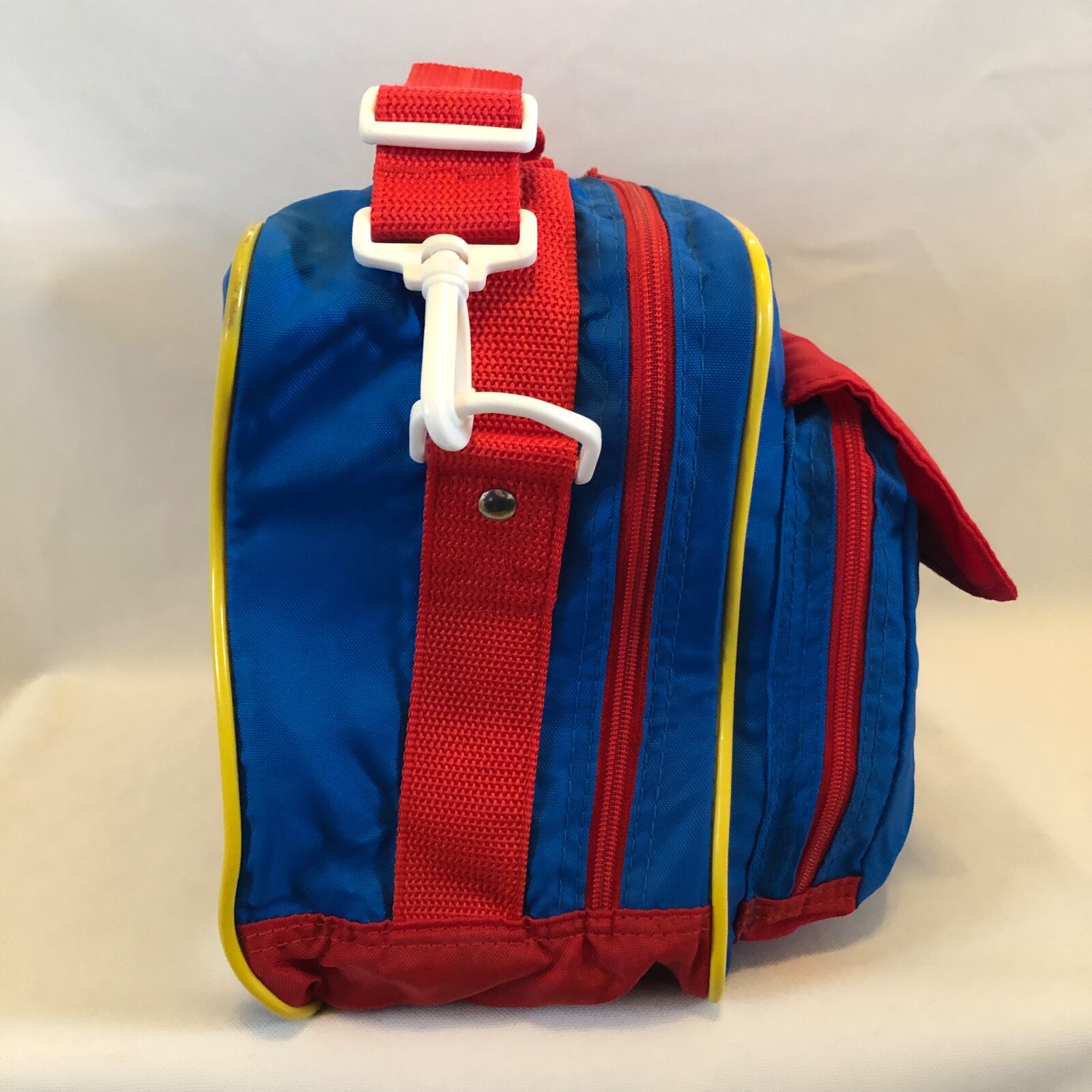 Oshkosh Kids Airway USA Travel Bag Nylon Red Yellow Blue Shoulder Strap Pockets