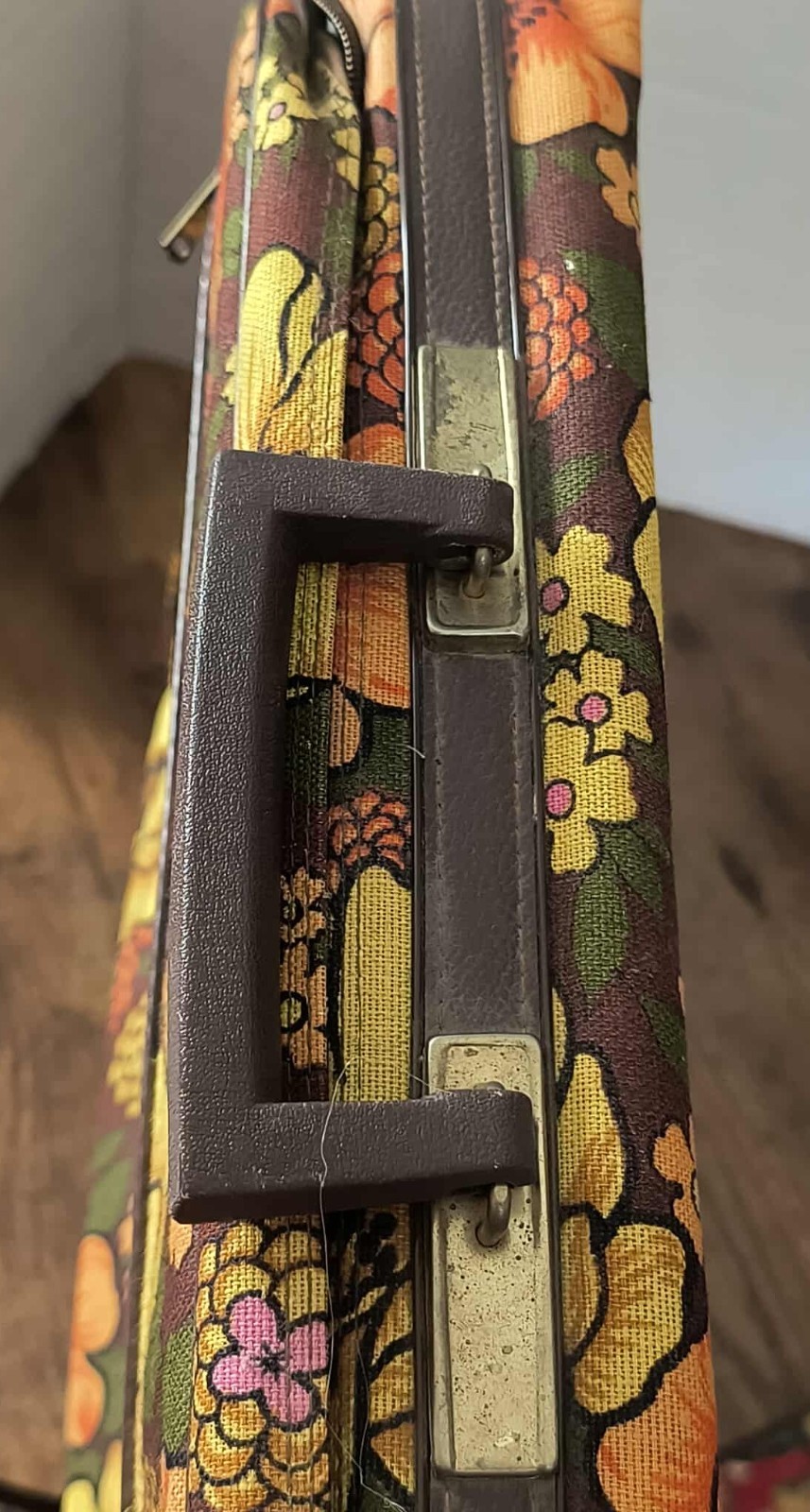 VINTAGE 1960’S FLORAL OVER NIGHT CARRY-ON LUGGAGE & KEY – JAPAN