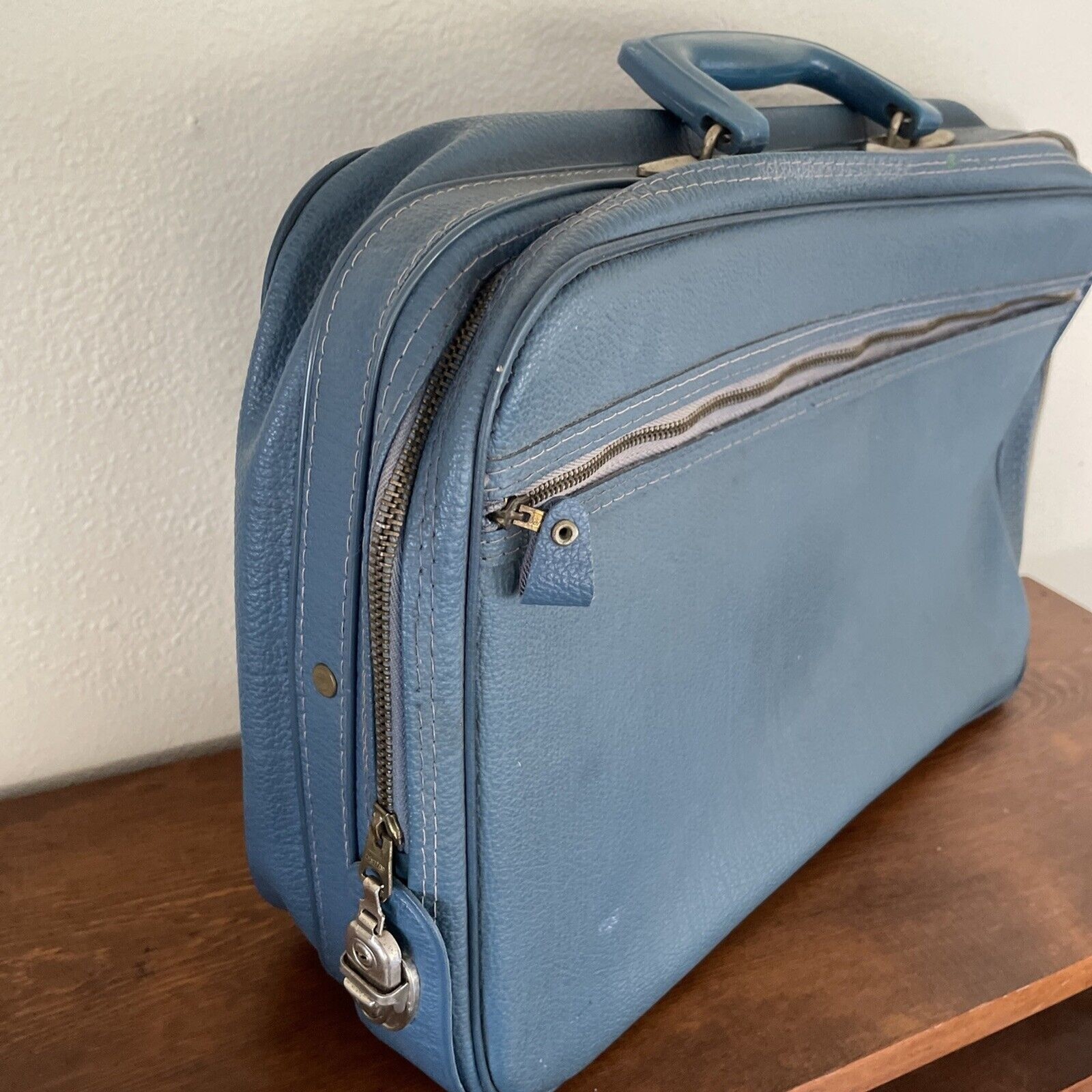 Vintage Bantam Travelware Overnight Suitcase Bag Blue Carry-on *READ*