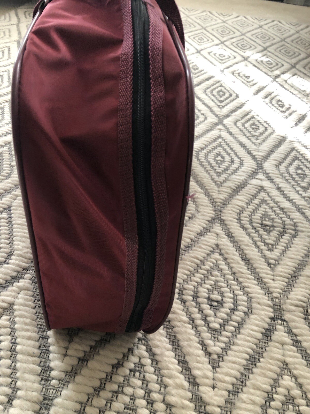 VTG Pierre Cardin Nylon Travel Bag Paris New York Burgundy 1 Piece 23×14.