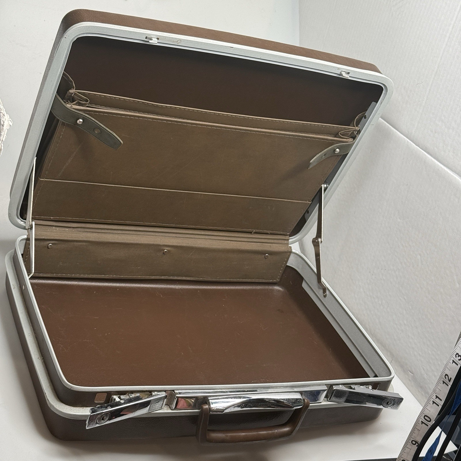 Vintage Samsonite Hardshell Briefcase Brown 18x13x5.5 Attache Case Unlocked