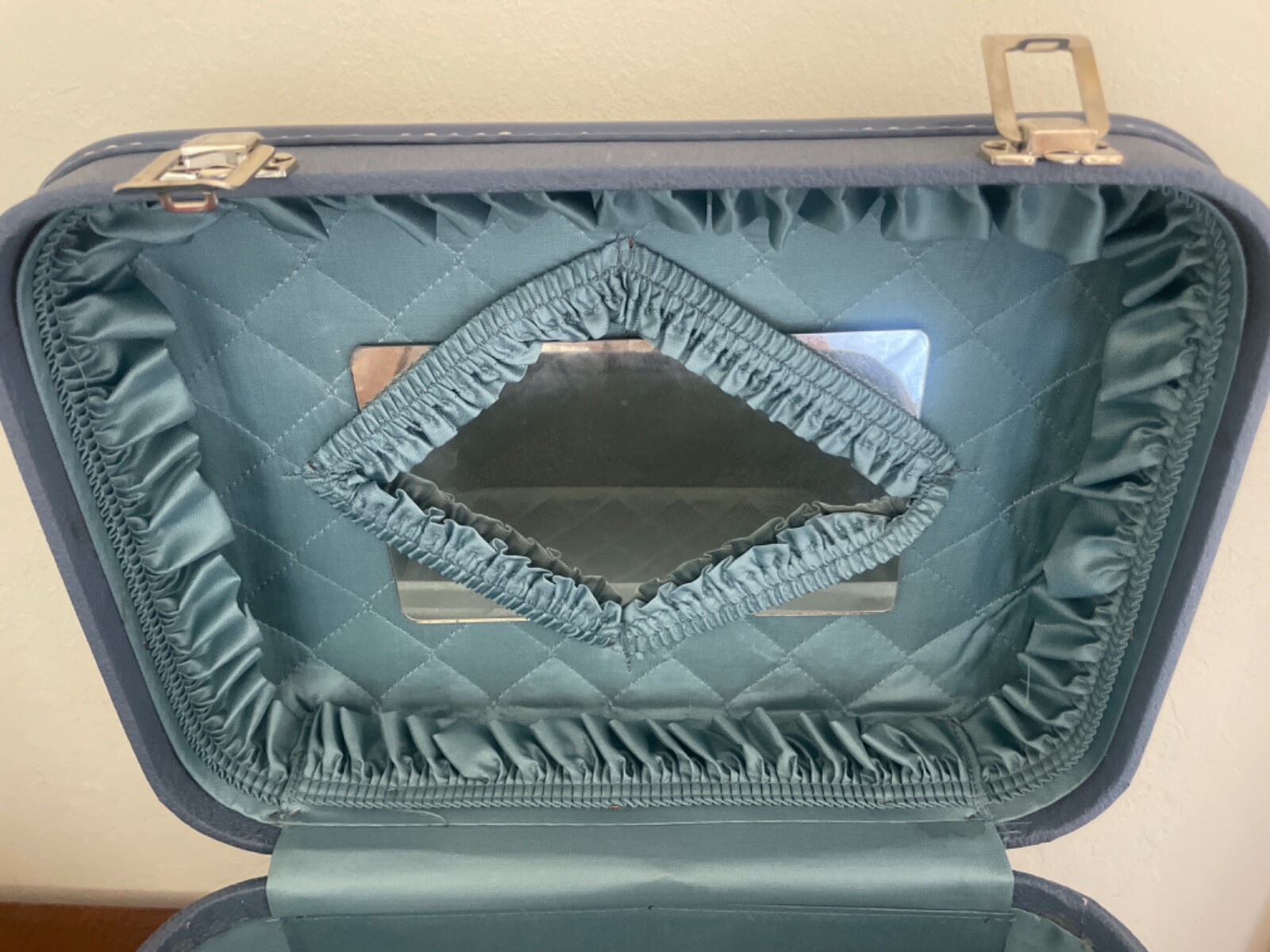 Vintage 1960s Luggage Monarch Blue Hard Shell Suitcase Set – Pristine w/Keys