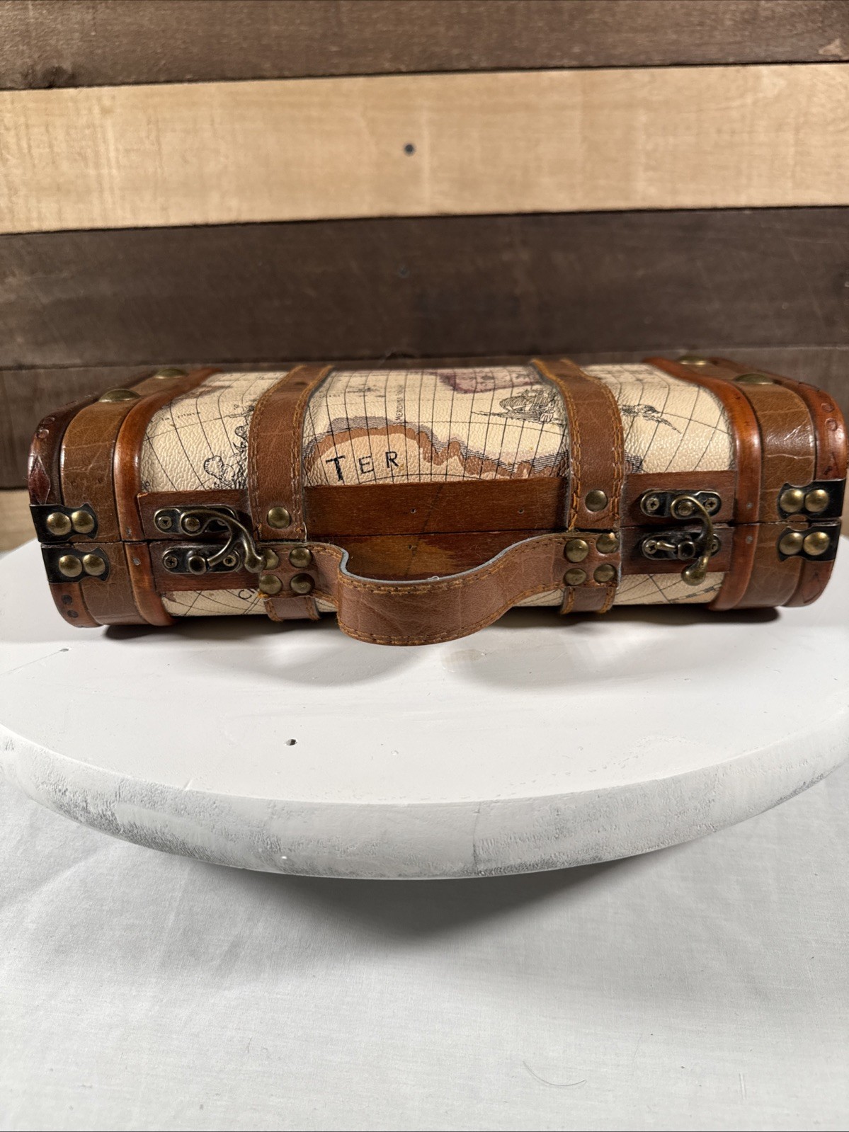 Via Vee World Classic Wooden Storage Decorative