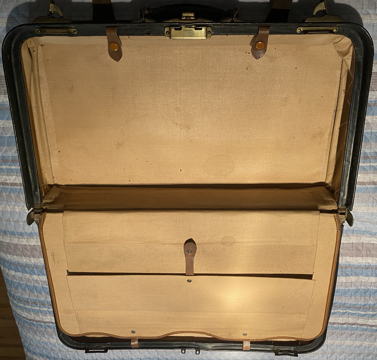 Travel Large Leather Suitcase For Clothes Vintage antiques Retro Old Rare Accs