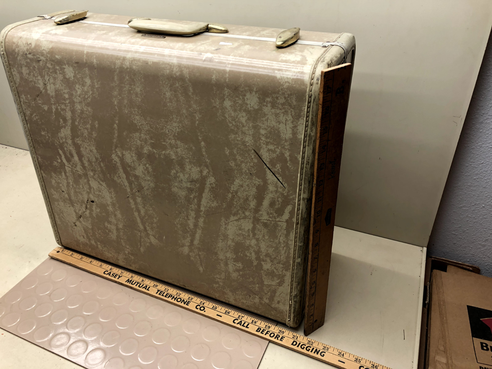 Vintage Large Samsonite Hard Side Suitcase Luggage 4551 Marble Cream