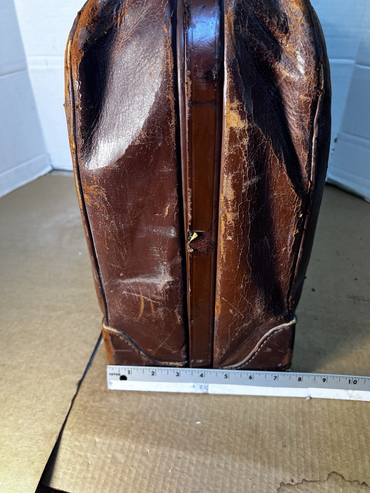Vintage Top Grain Cowhide Leather Luggage Suitcase Doctor Bag 20x15x8 Distressed