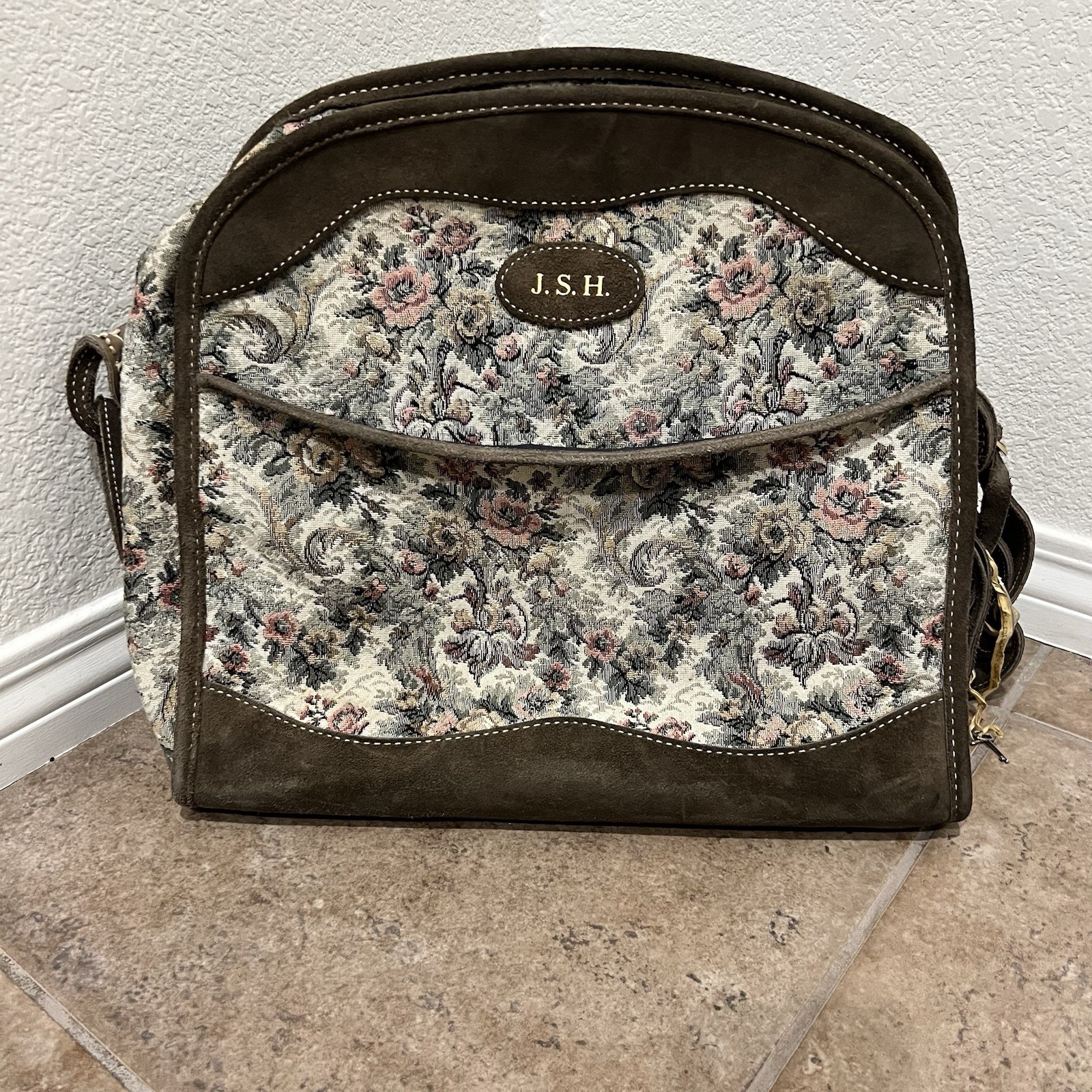 The French Leather Company VINTAGE luggage Set. Floral Pattern. All Have keys!