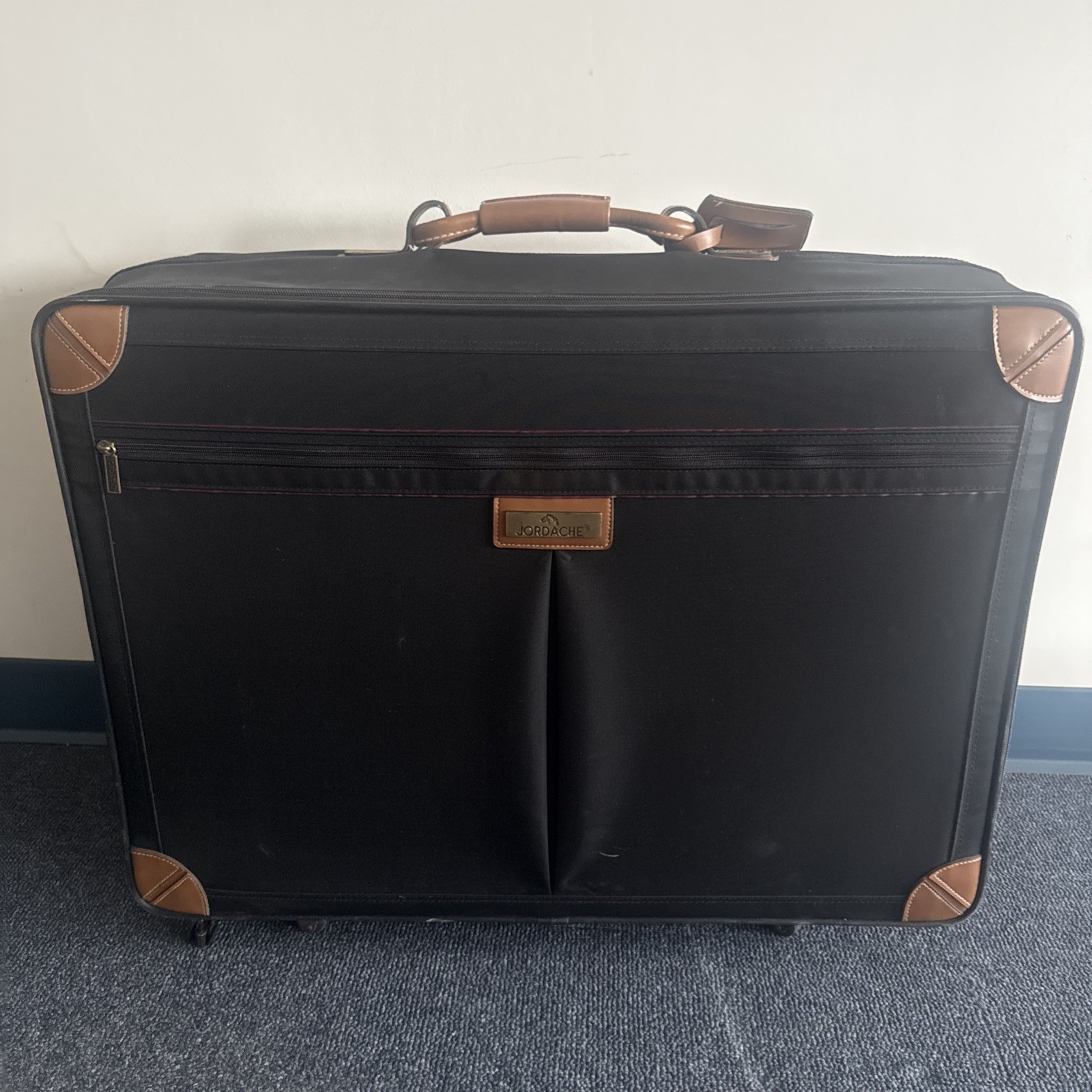 Vintage Black canvas and leather Jordache Suitcase 4 Piece Set. Looks New