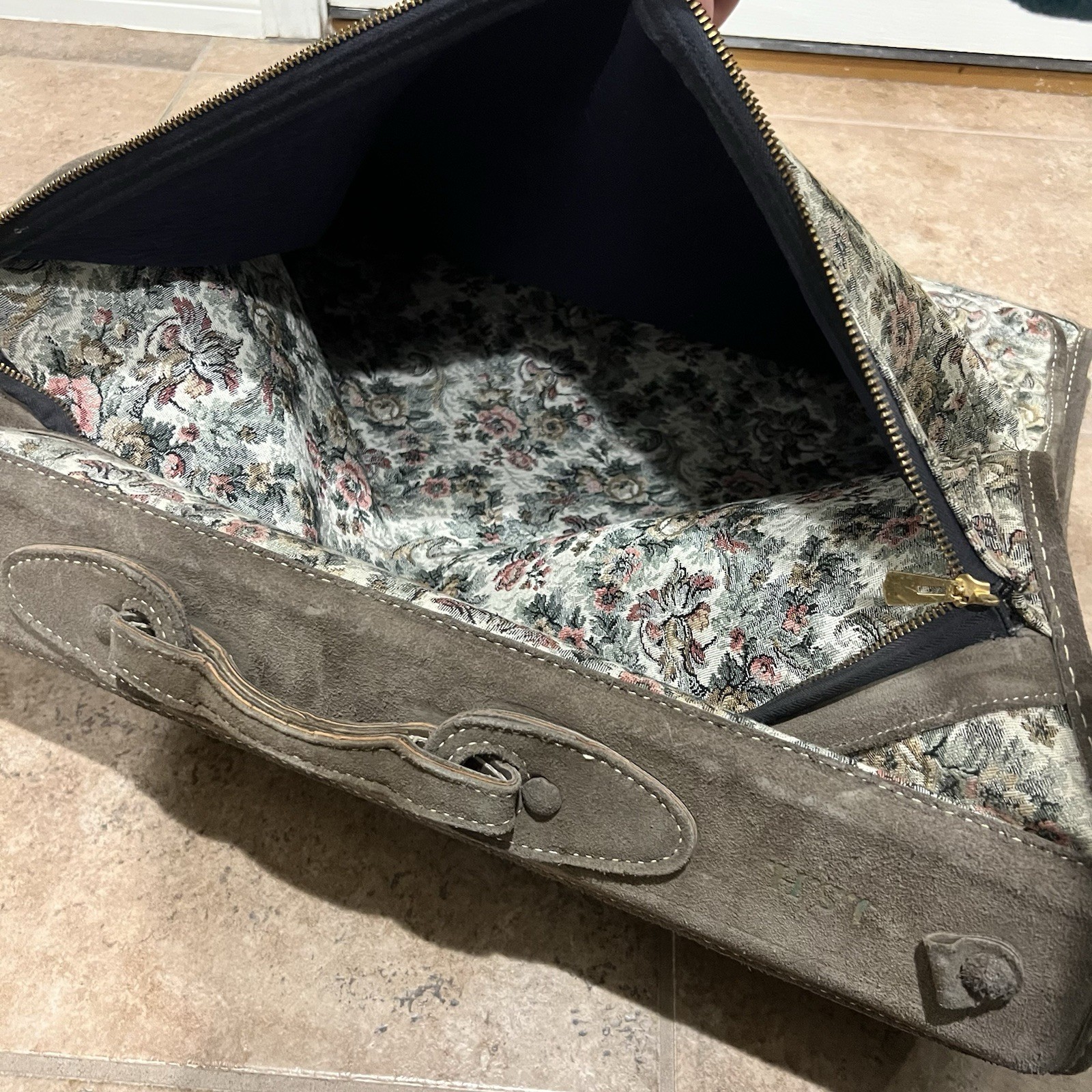 The French Leather Company VINTAGE luggage Set. Floral Pattern. All Have keys!