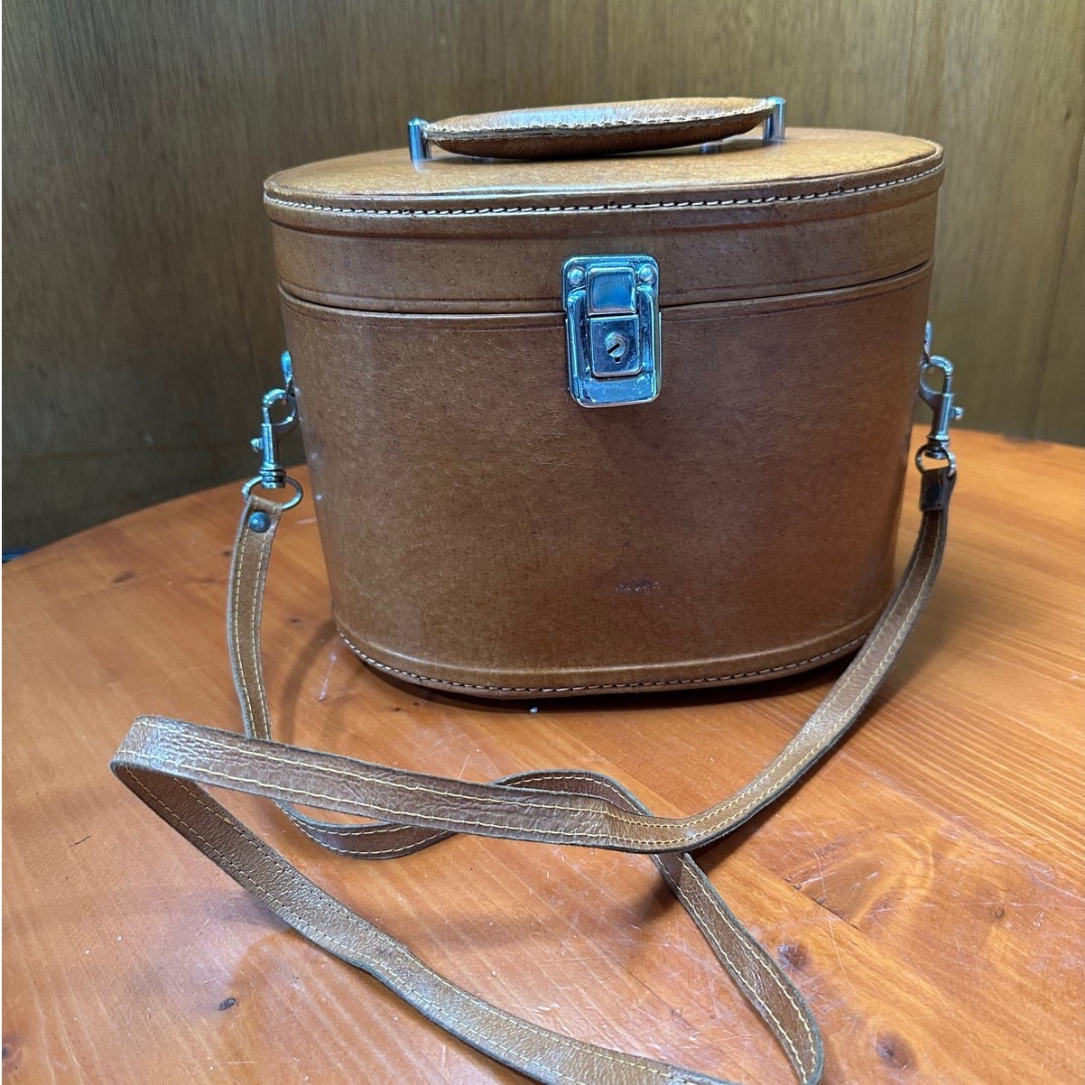 Vintage Brown Leather Train Case – Crossbody
