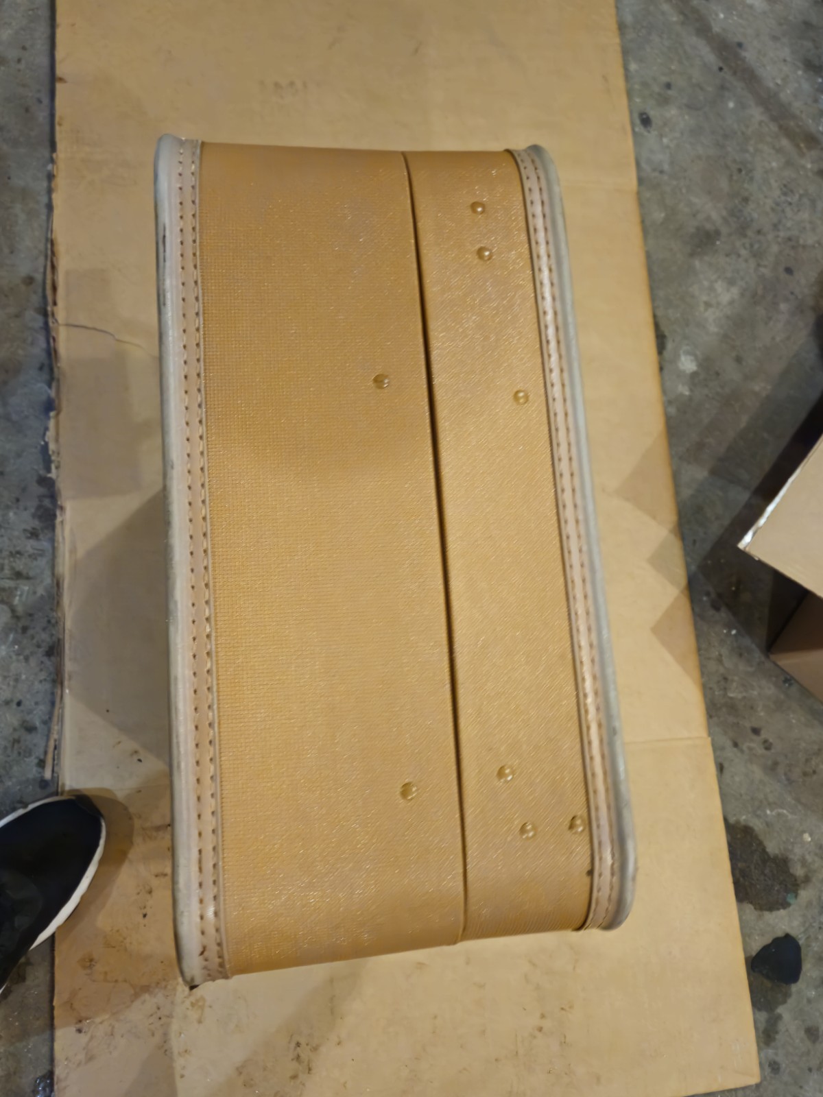 Vintage Lady Baltimore 21x18x9 Hard Shell Suitcase Luggage