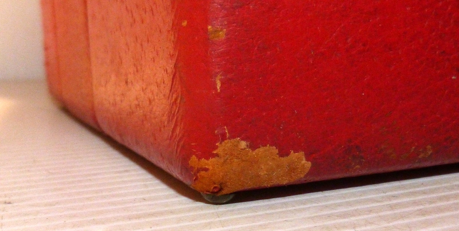 Vintage Red Leather Travel Overnight Vanity Train Case – 2 Section – Estate Find