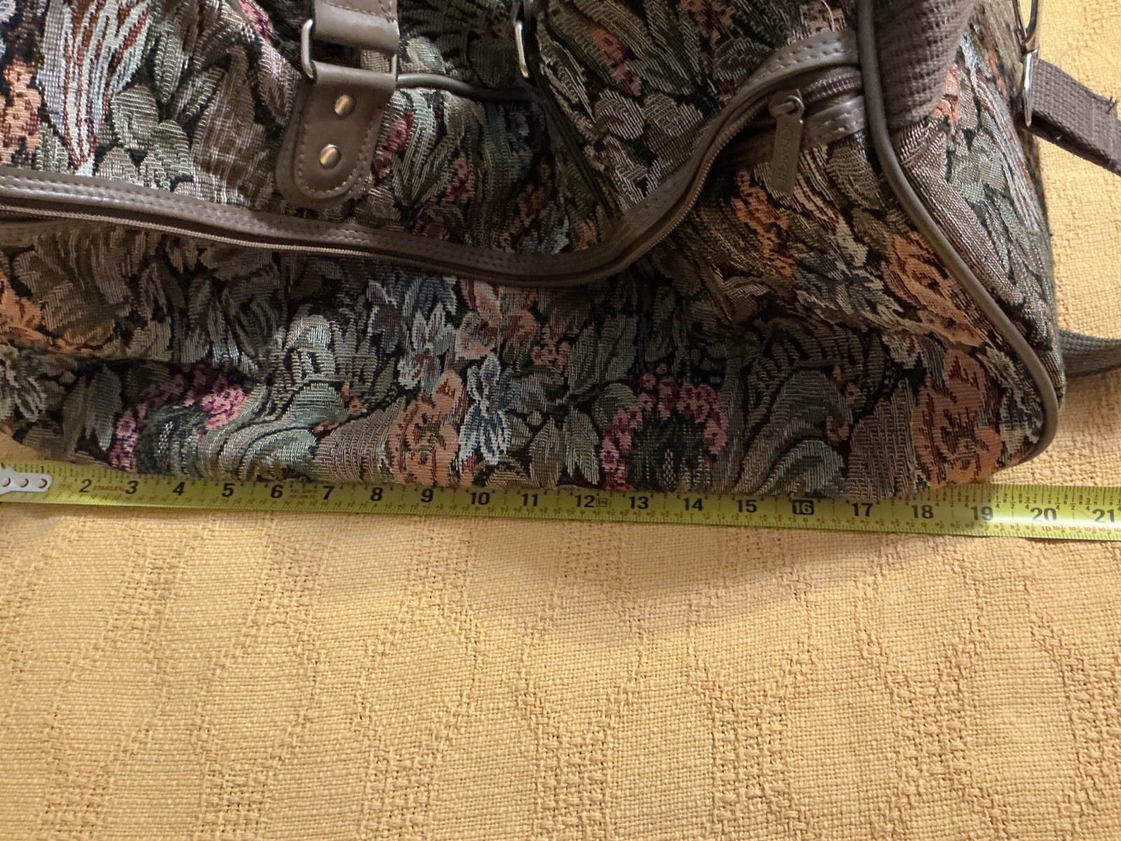 Jordache VINTAGE Floral Tapestry Duffle Bag Weekender Canvas EUC
