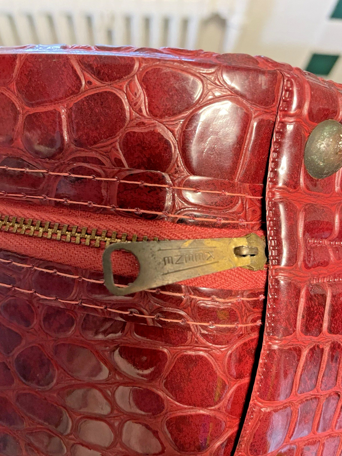 Keene Suitcase Textured Alligator Red Burgundy Round Vintage Suitcase Travel