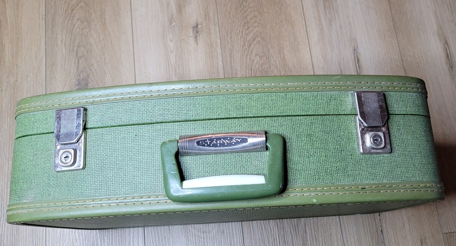 1960s/70s “Starway” Green Hardshell Luggage Carry-On Suitcase 21″x 15 x6″ READ