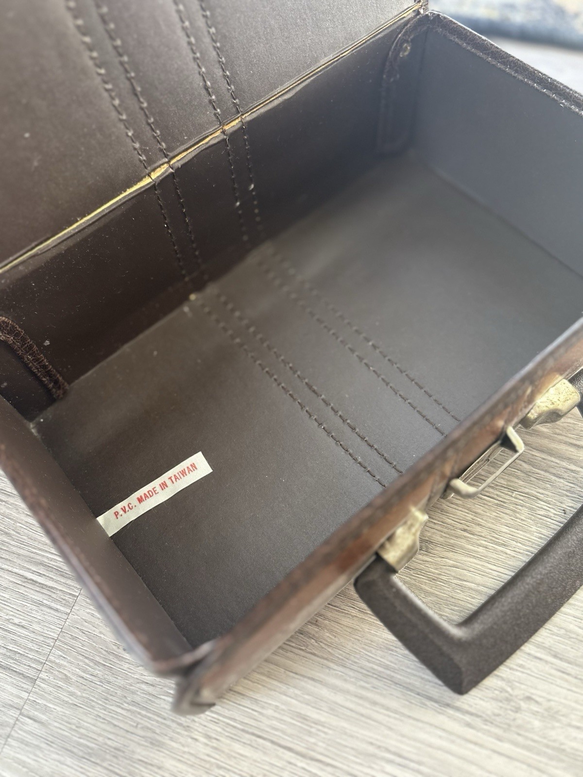True Vintage Brown Case Suitcase/Briefcase (No Lock INCLD.)