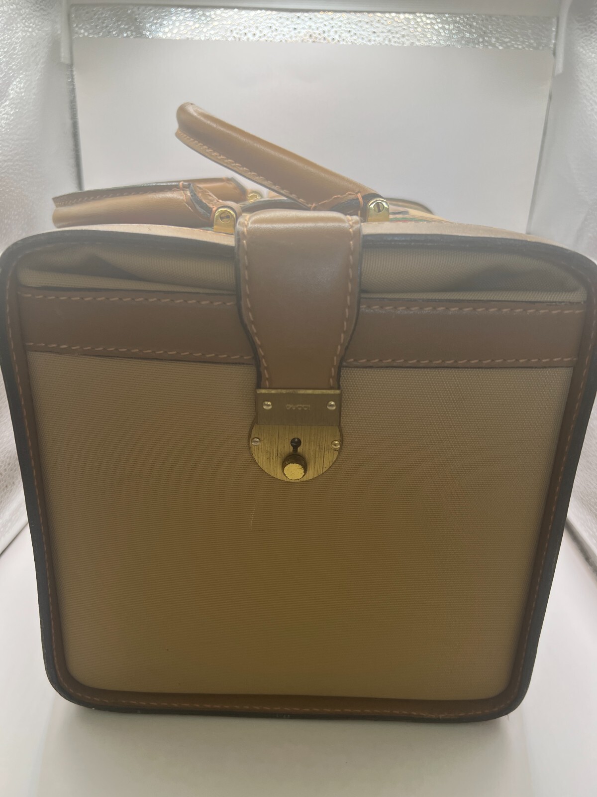 NWOT Vintage Gucci Leather Train Travel Case w/Handle – Everything Original