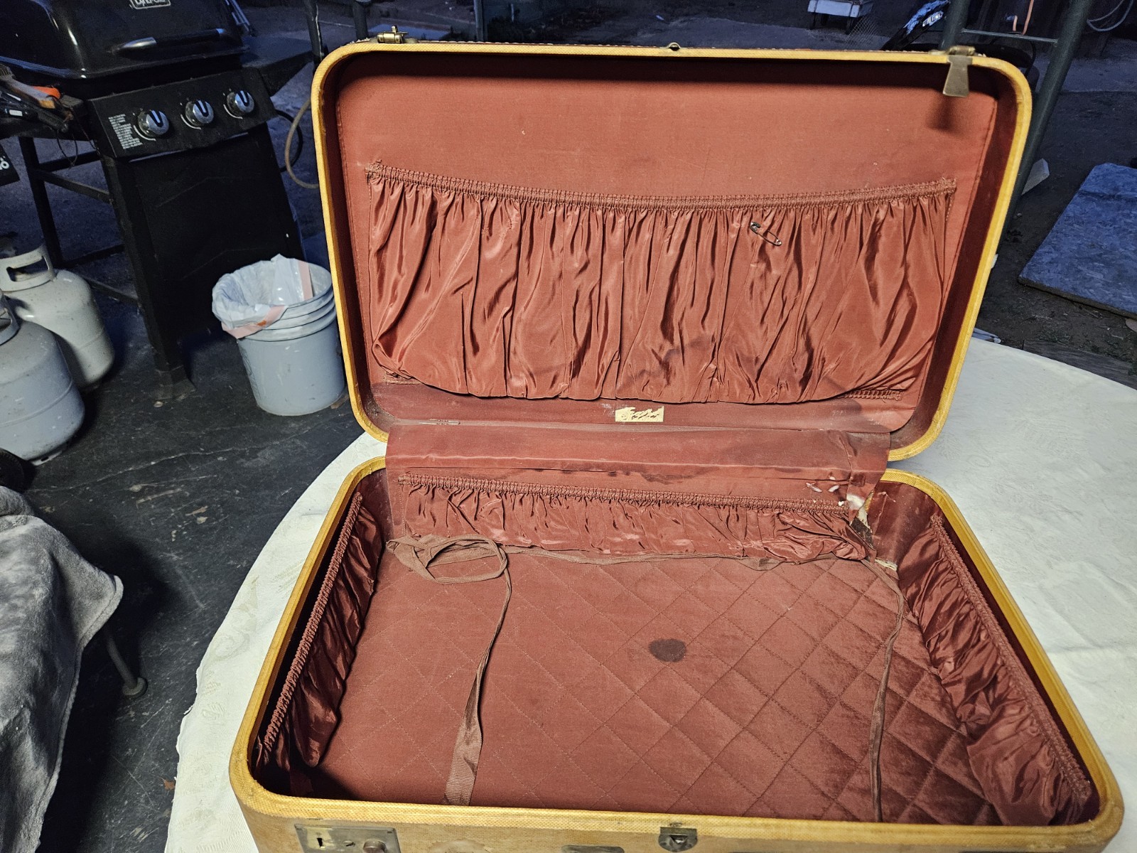SKYWAY, Hardcover 1930’s Vintage Tweed Luggage Suitcase, Leather Trim & handle