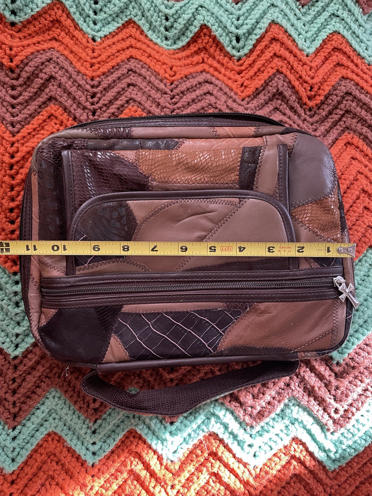 Vtg Travel bag Patchwork Leather Large Cross Zipper Pull