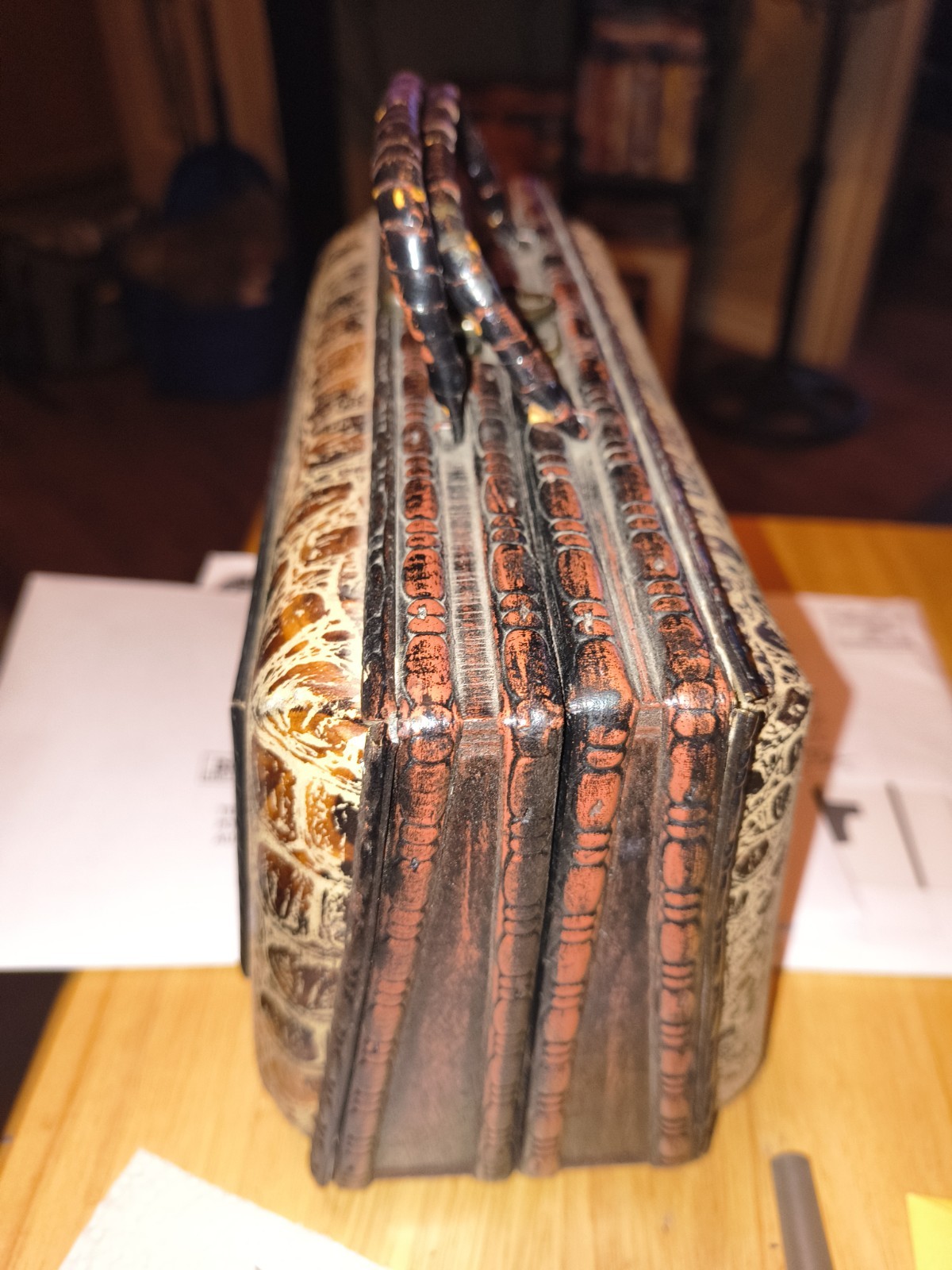 Vintage Wooden Women’s Handbag Alligator Skin Design Handles and latch
