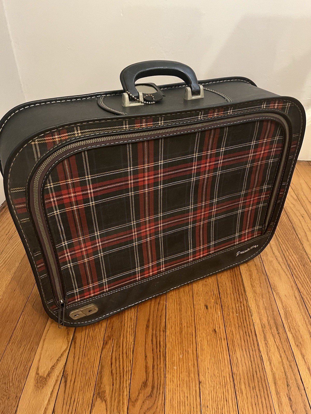 Vintage Grasshopper Tartan Plaid Soft-Sided Suitcase Red 15.25” X 20.5” X 5.25”