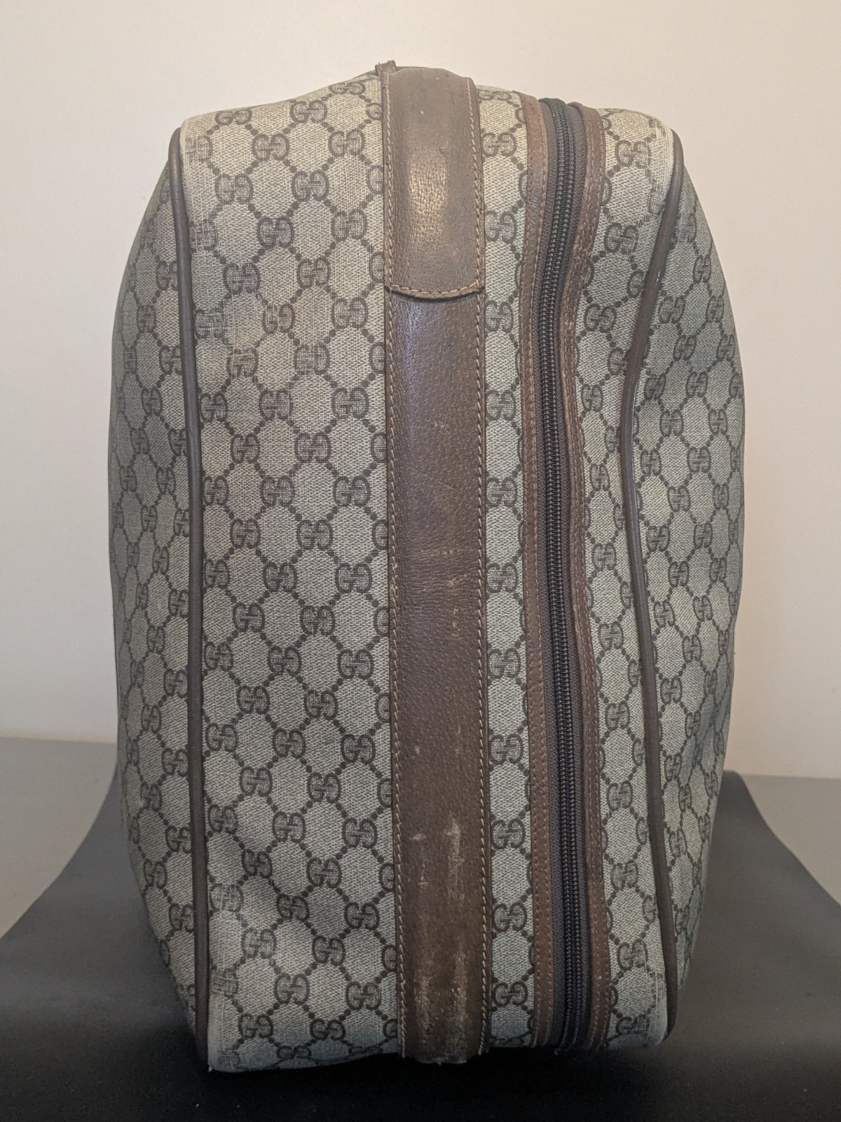 Gucci GG Supreme Logo AUTHENTIC Vintage Suitcase Trunk Travel Luggage WITH COA