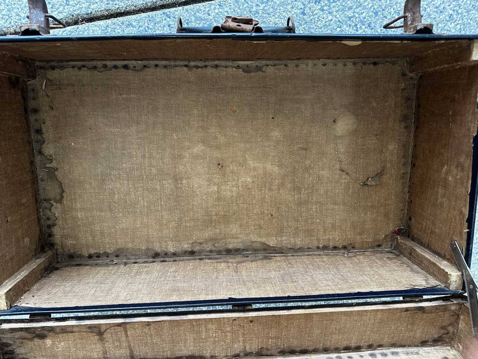 Vintage Black Hard Metal Suitcase Trunk w/ Locking Clasp, Up to 40L