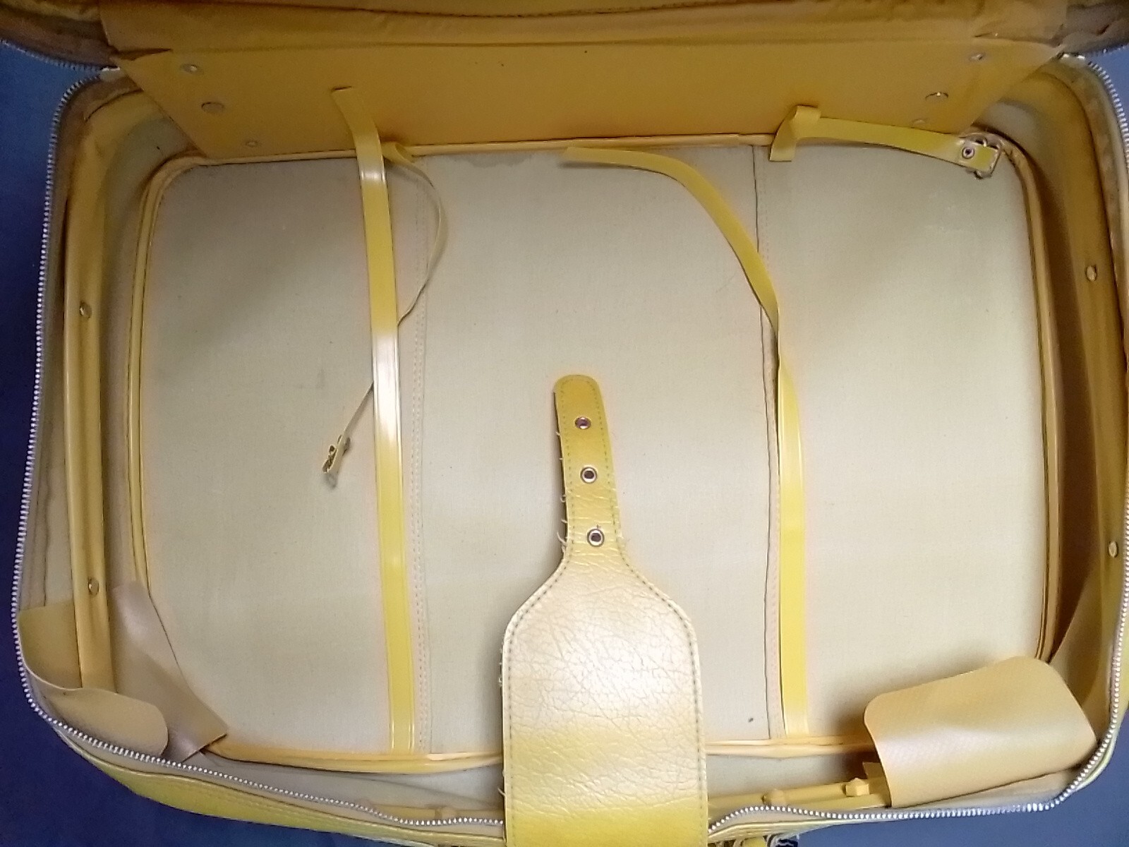 As-is Vintage circa 1970s yellow Suitcase Suit Case luggage by Interpur With Key