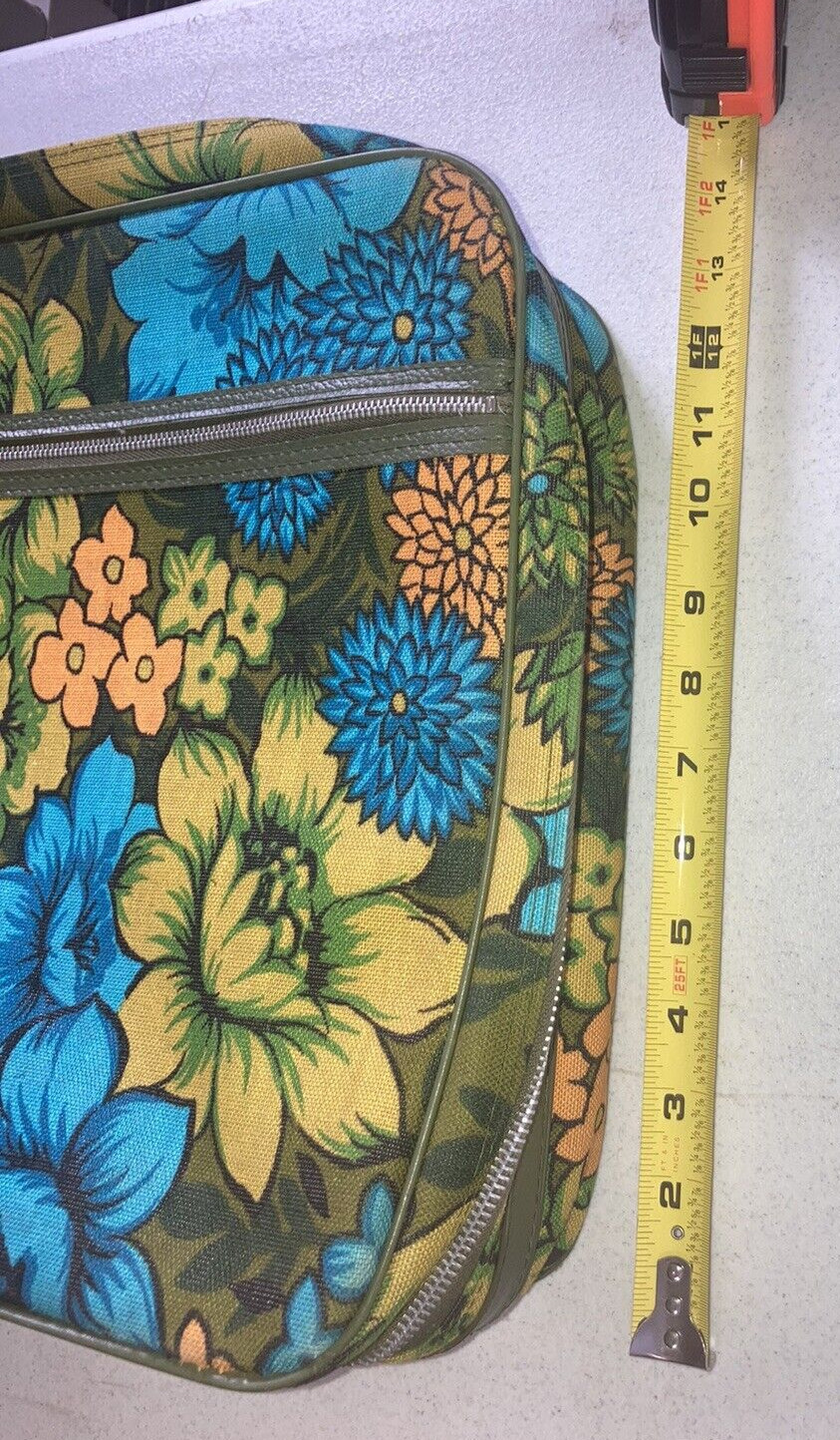 Vintage Bantam Travelware Fabric Suitcase Luggage 20 x 13 Floral Flowers Groovy