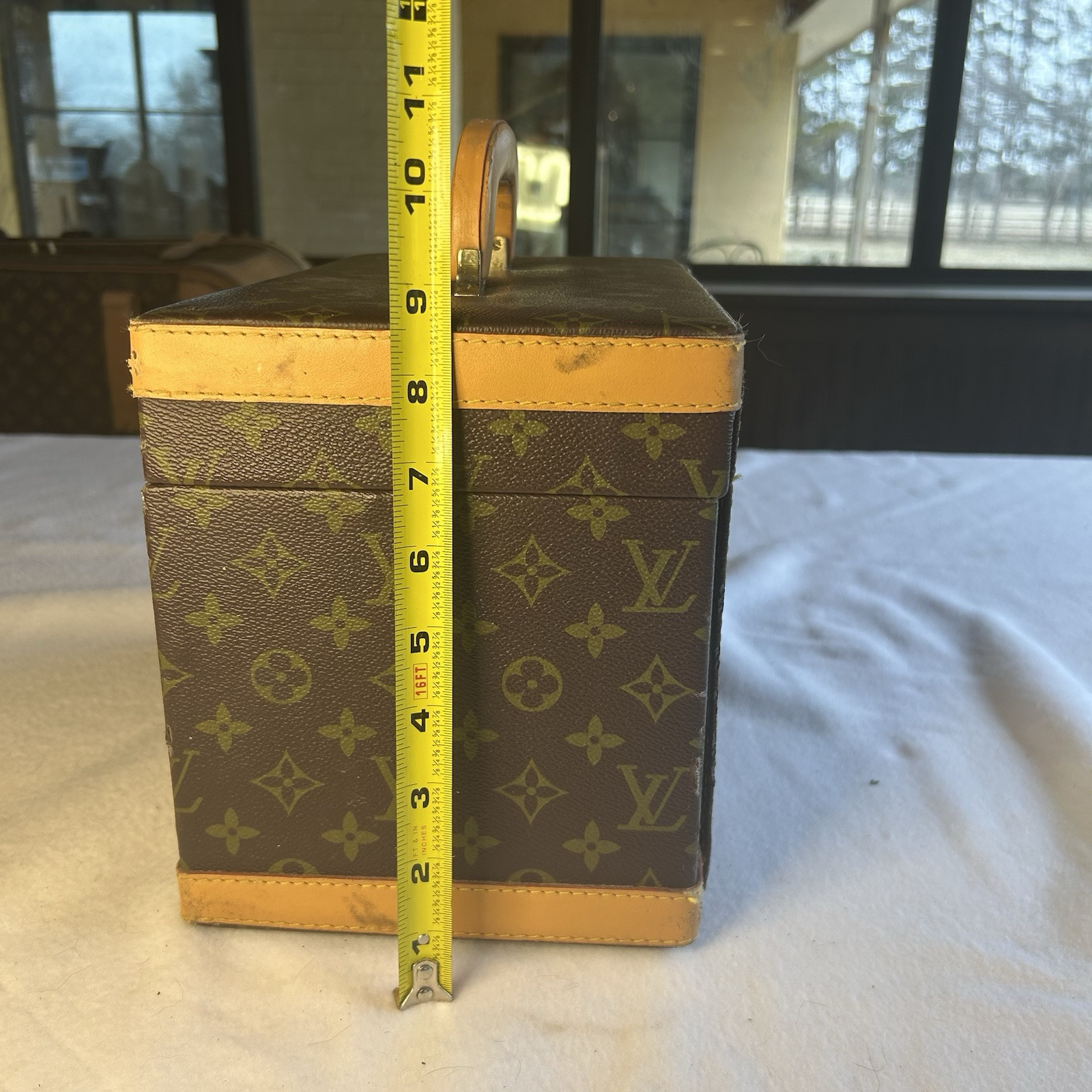 LOUIS VUITTON Vintage Monogram Cosmetic Box Trunk Bag Locks Handle Mirror