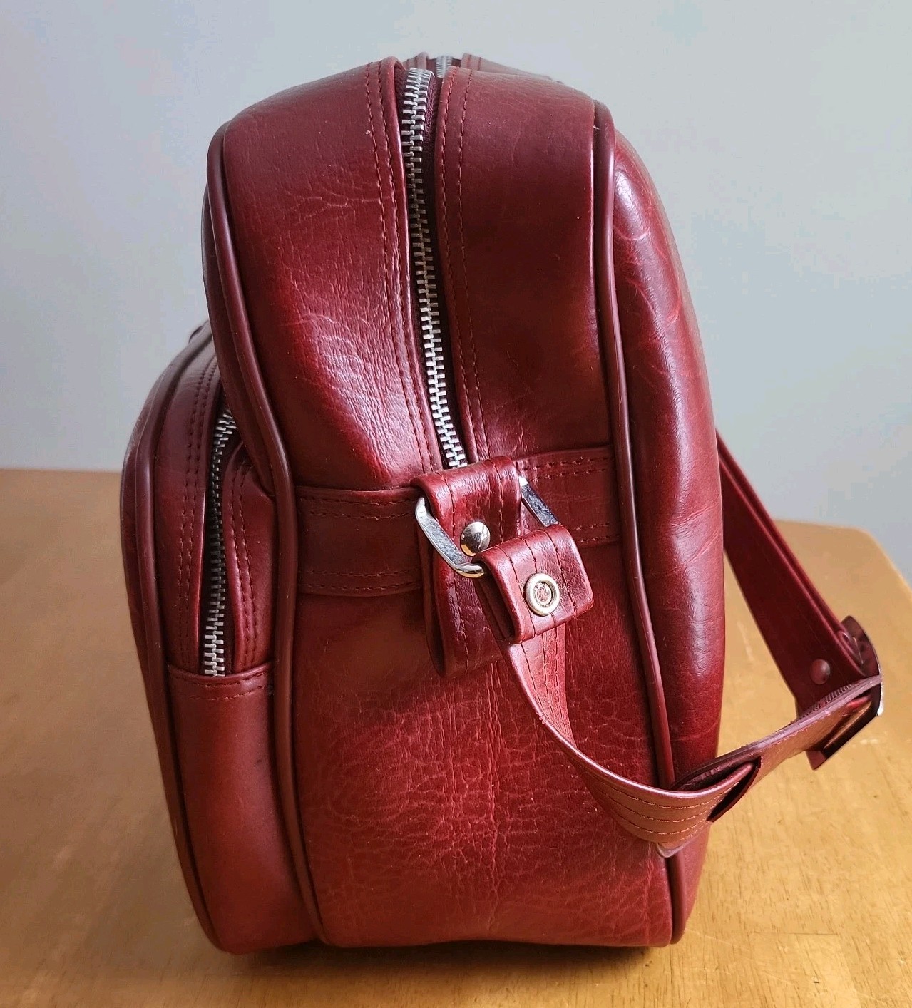 Vtg 70’s World Traveler Maroon/ Red Retro Luggage CARRY ON Over Night Travel Bag