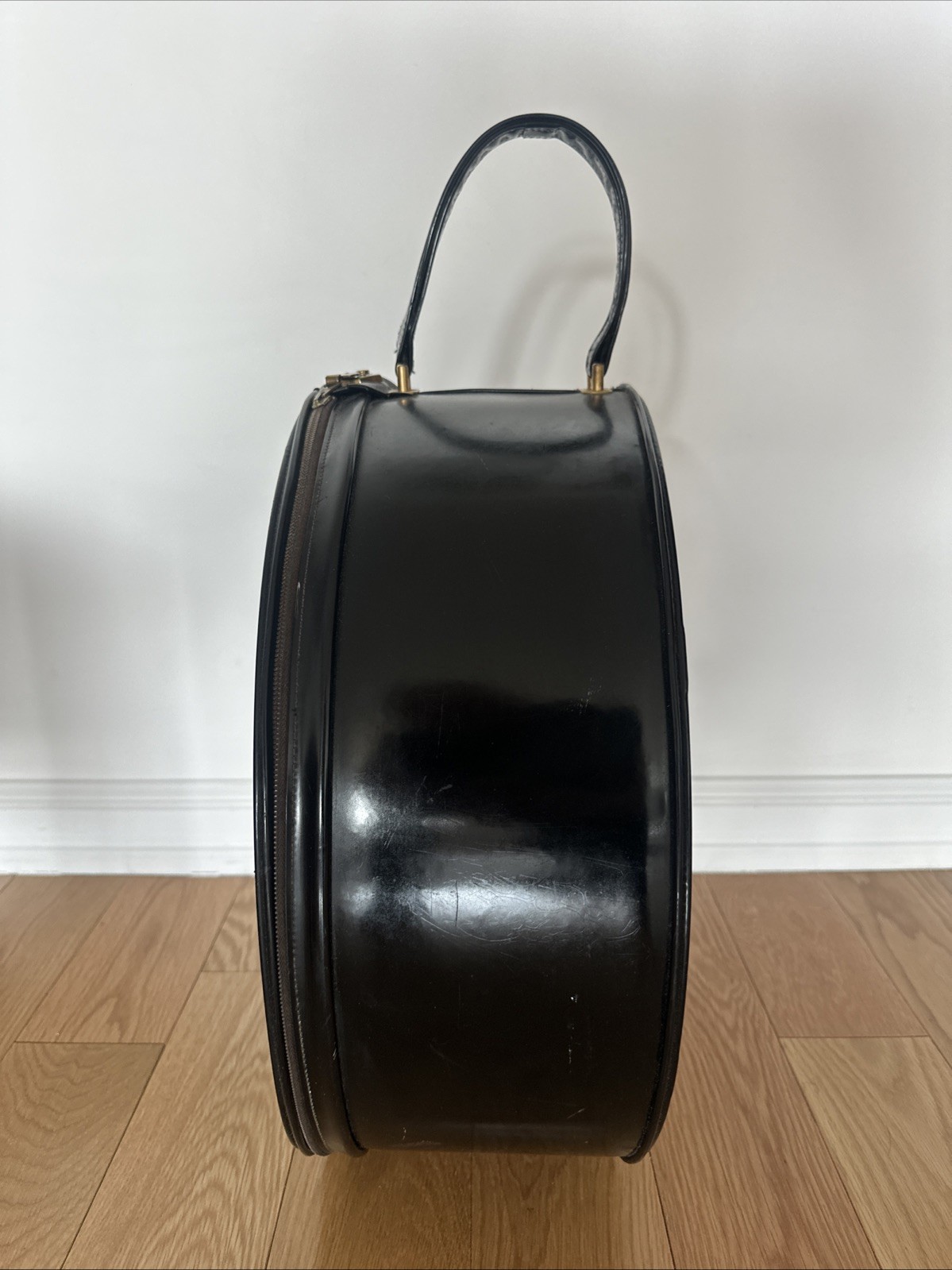 Vintage 1950’s LARK Hat Luggage Train Case Black Patent w Plaid Lining 18″