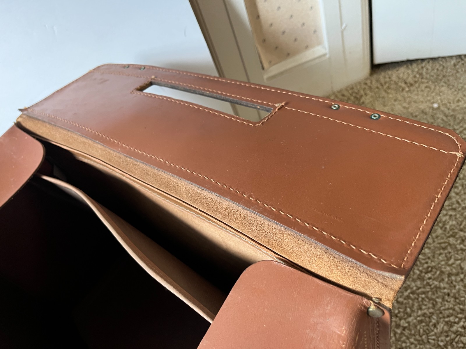 Briefcase Wear Best cowhide leather pilot lawyer 1980’s 18x11x8 has keys