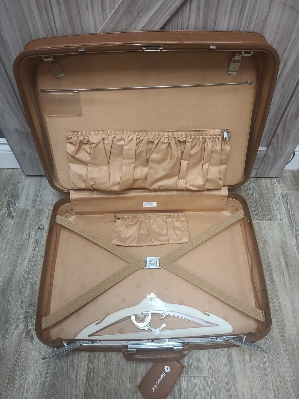 Vintage Samsonite Fashionaire Leather Luggage Suitcase On Wheels W/ Accessories